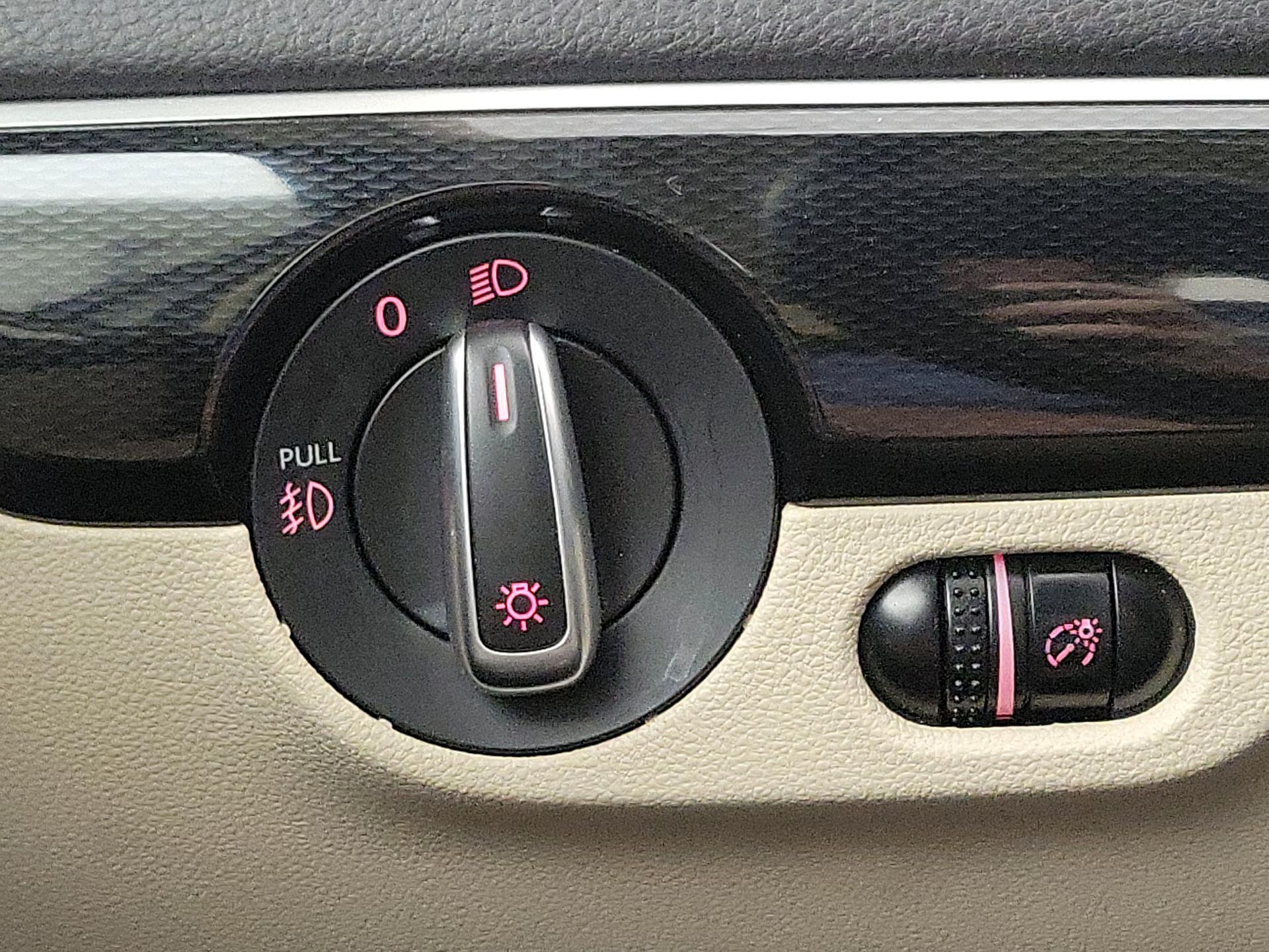 Thumbnail: 2015 Volkswagen Jetta - 13