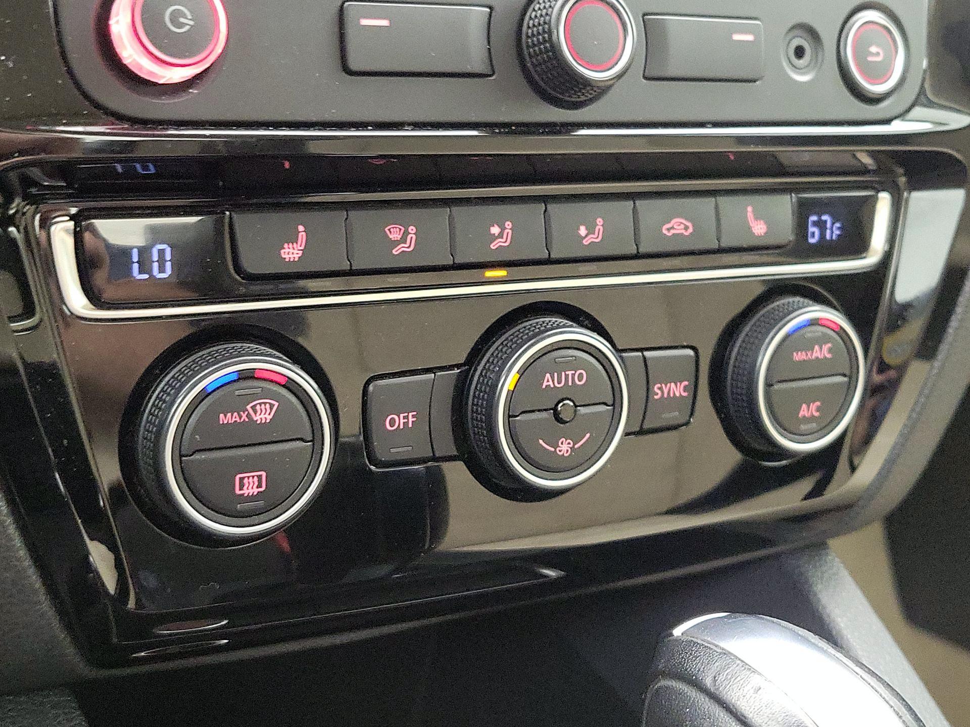 Thumbnail: 2015 Volkswagen Jetta - 16