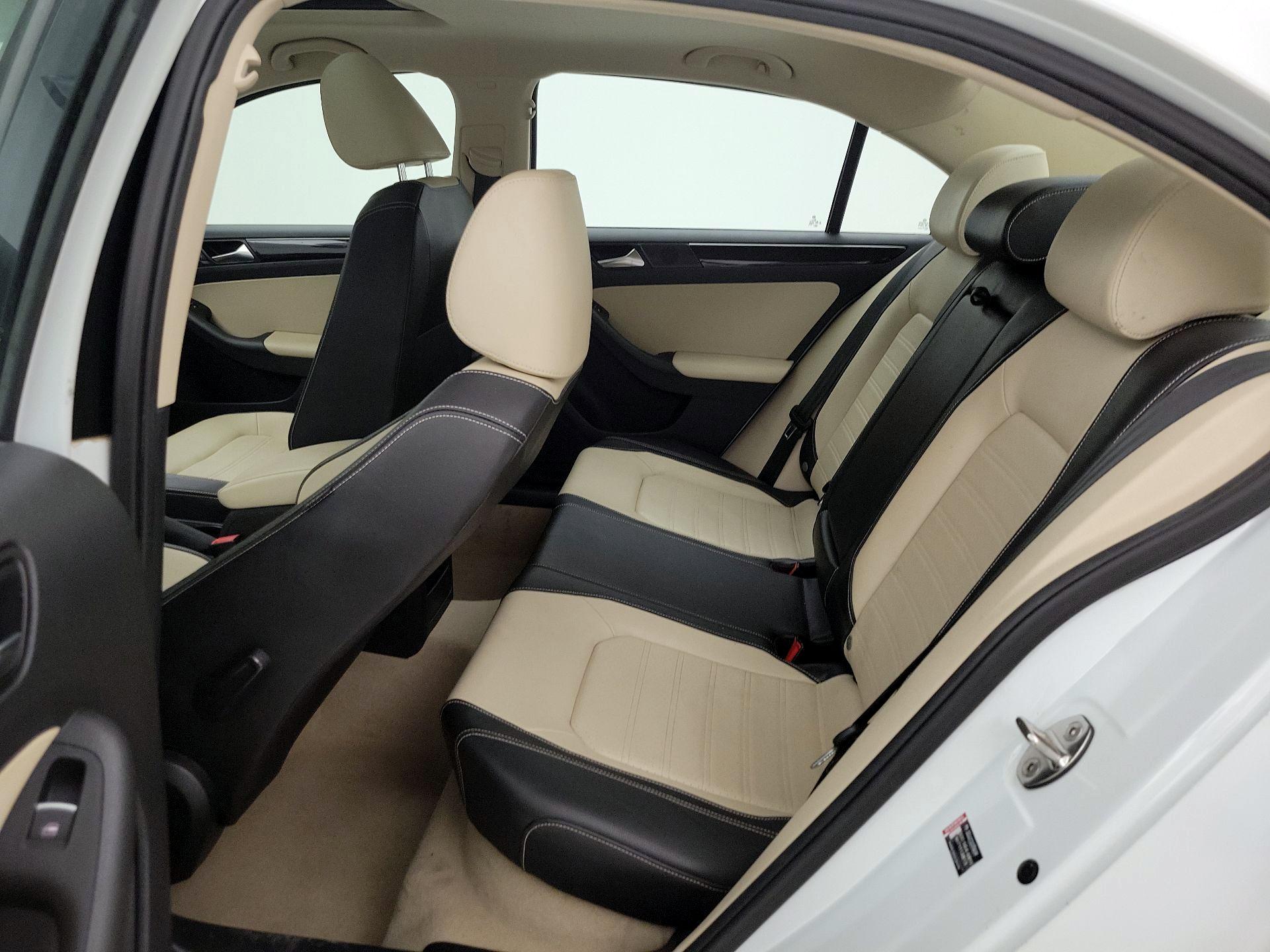 Thumbnail: 2015 Volkswagen Jetta - 19