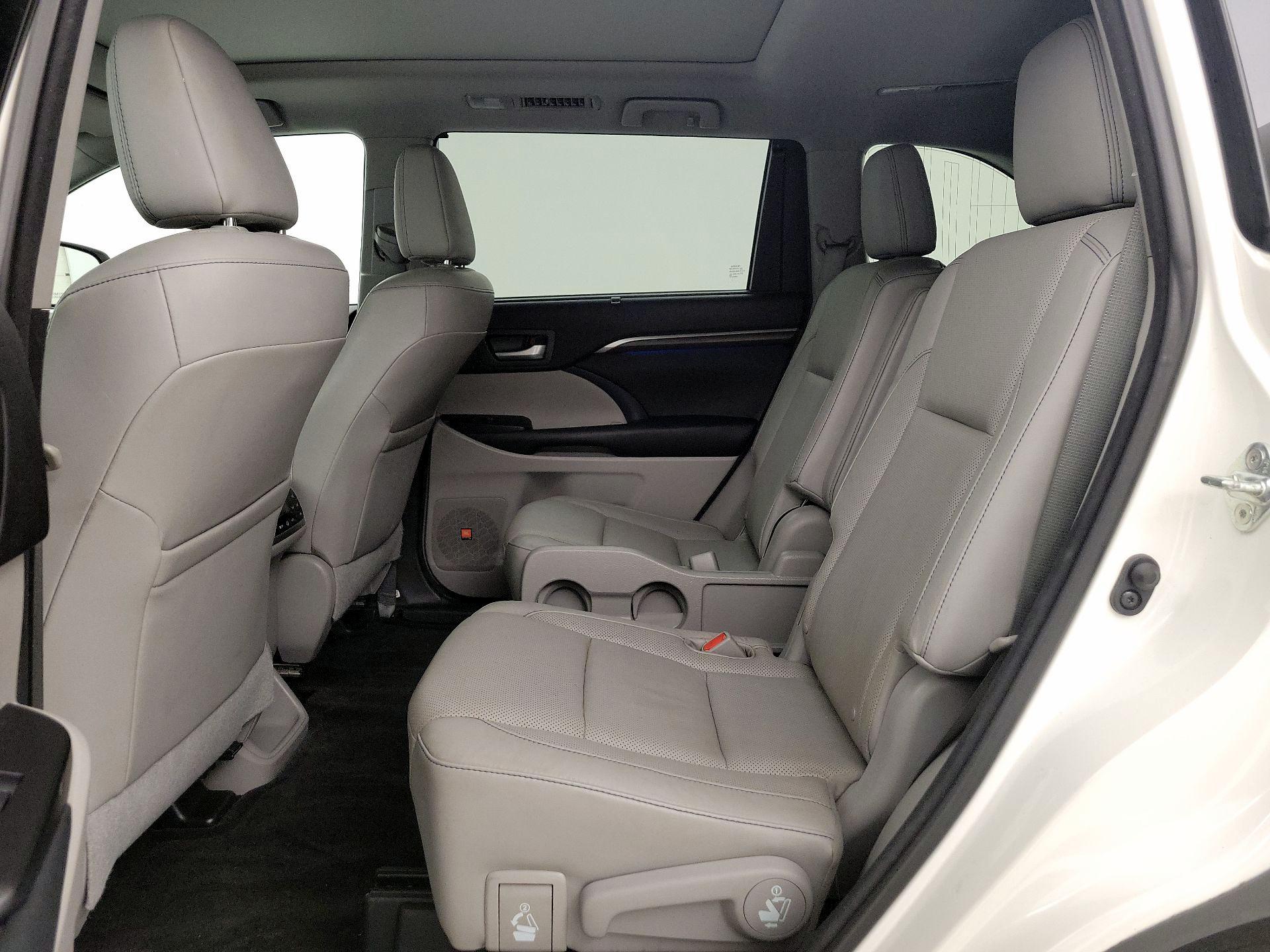 Thumbnail: 2015 Toyota Highlander - 20