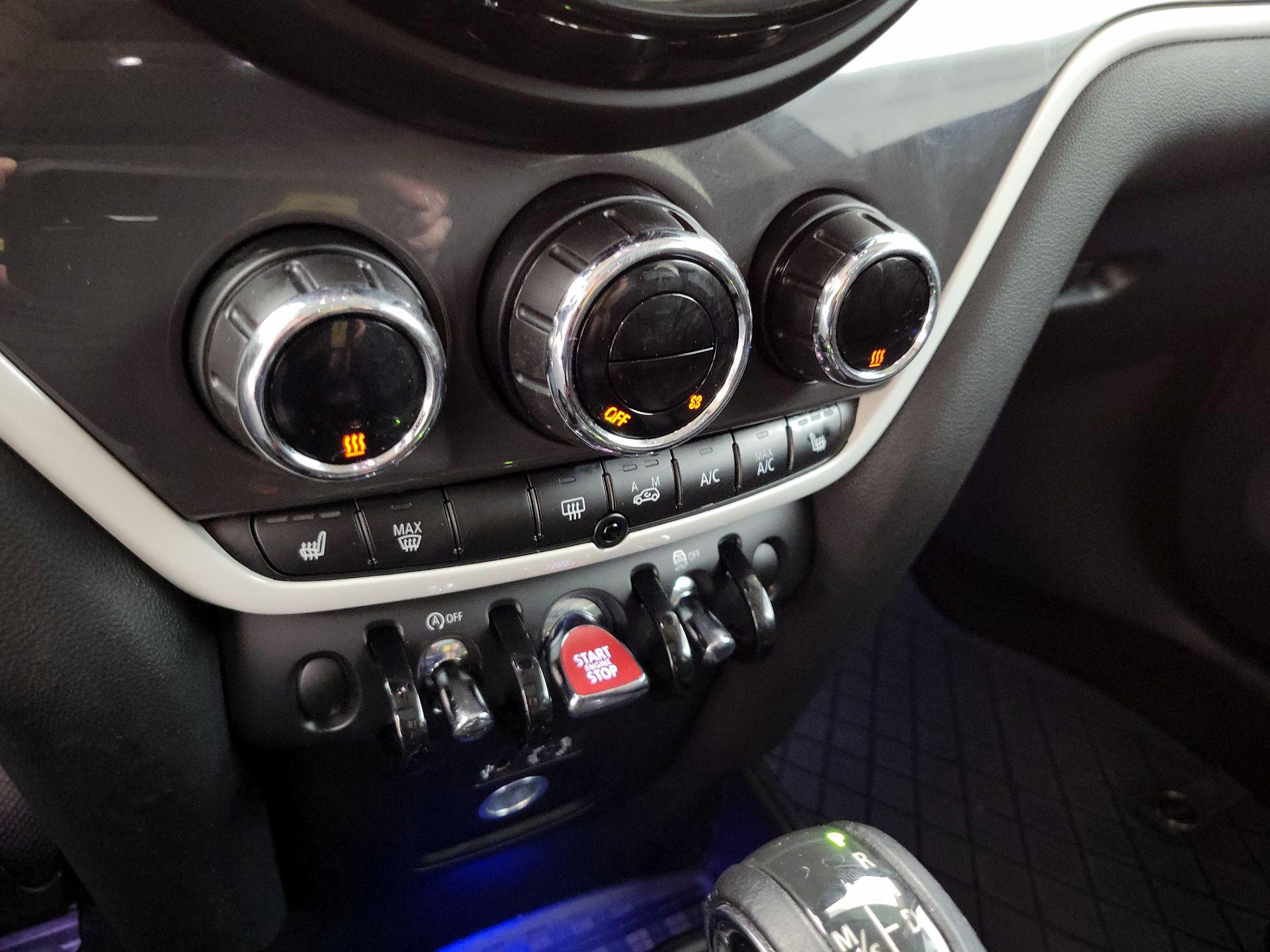 Thumbnail: 2017 MINI Cooper Countryman - 16