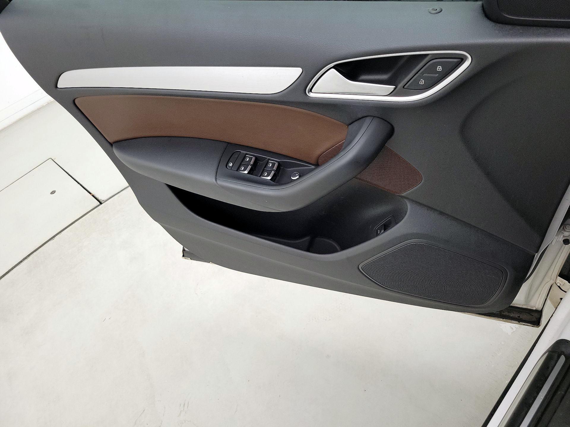 Thumbnail: 2018 Audi Q3 - 12