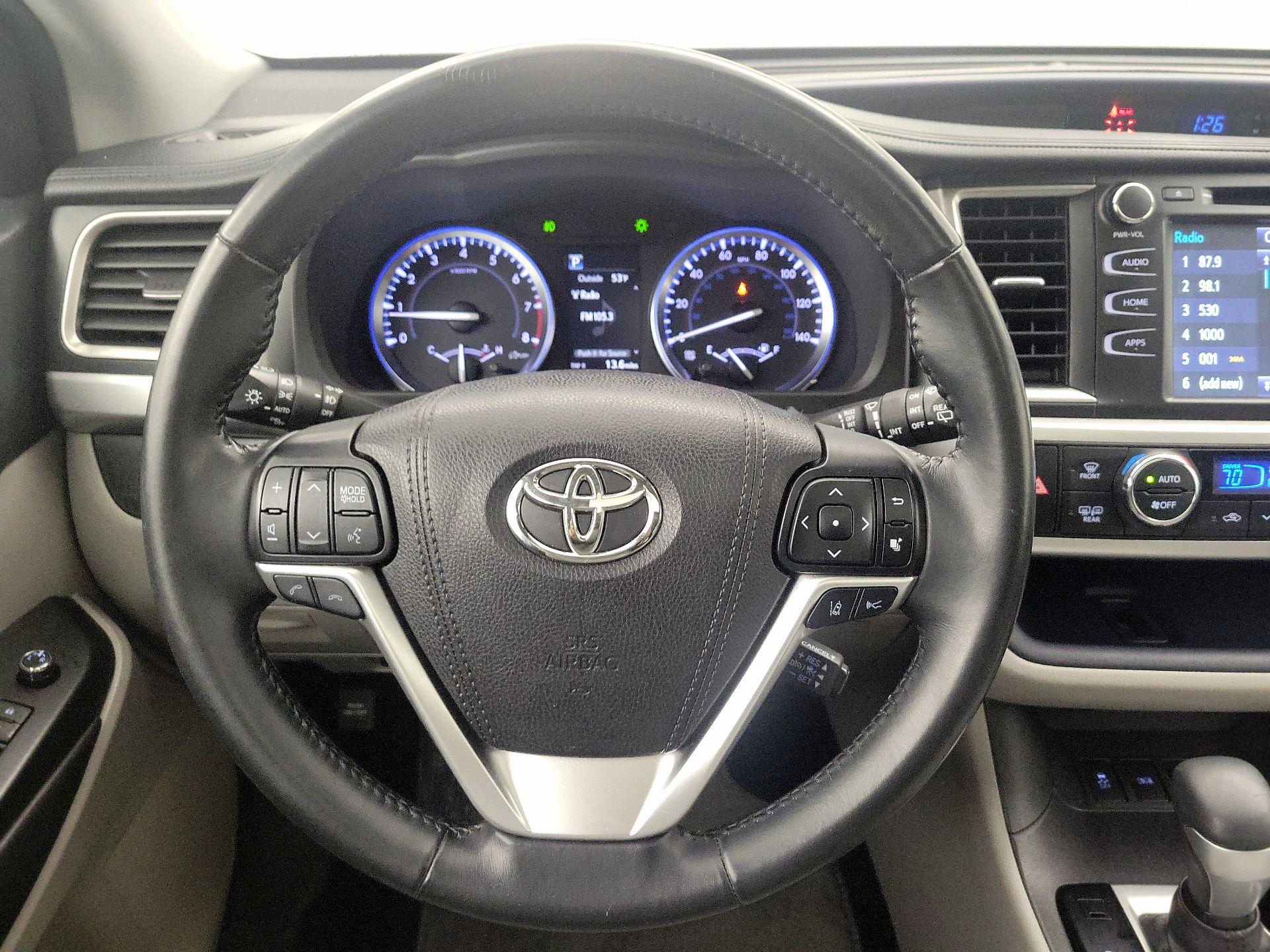 Thumbnail: 2017 Toyota Highlander - 10