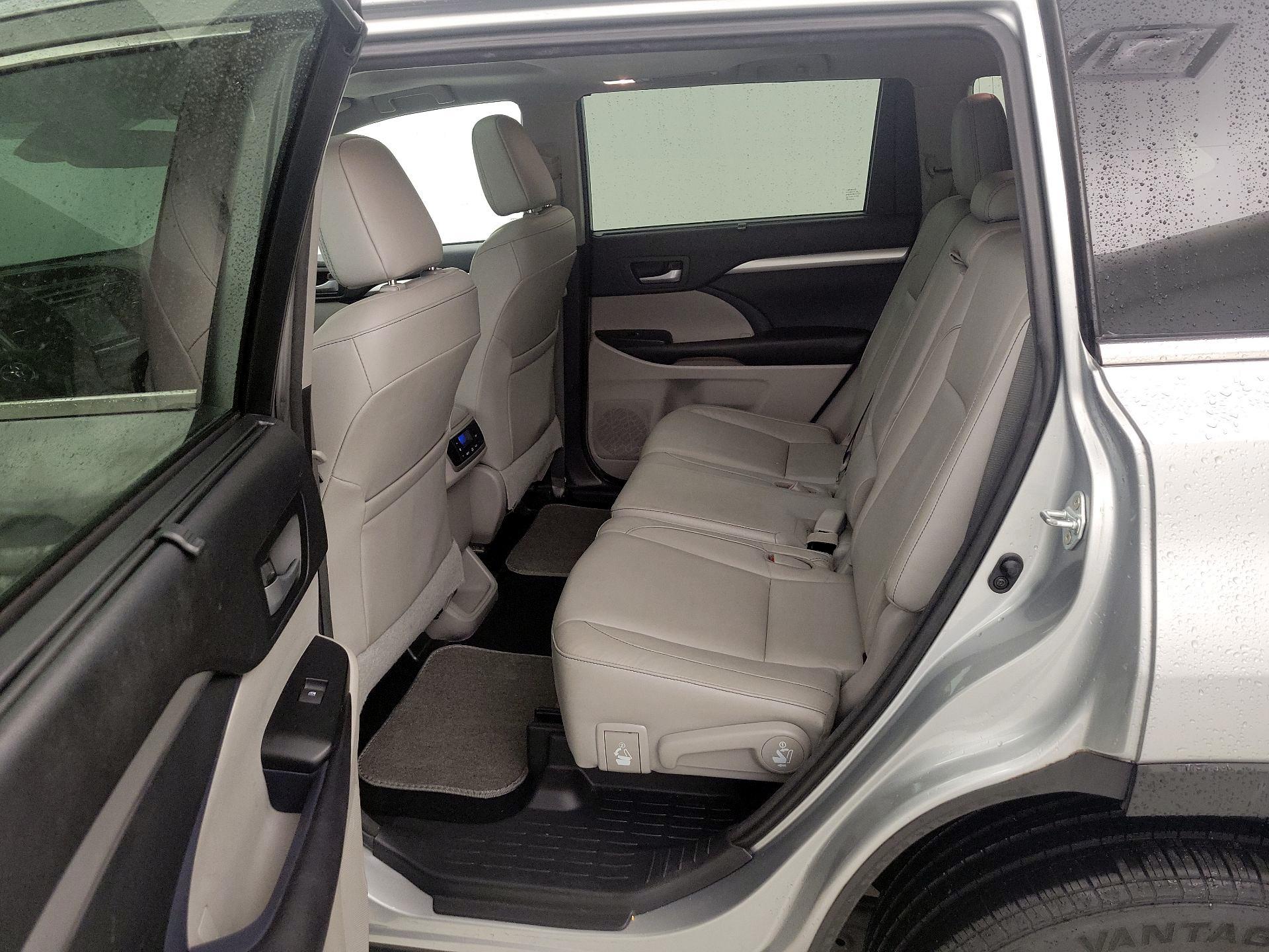 Thumbnail: 2017 Toyota Highlander - 20