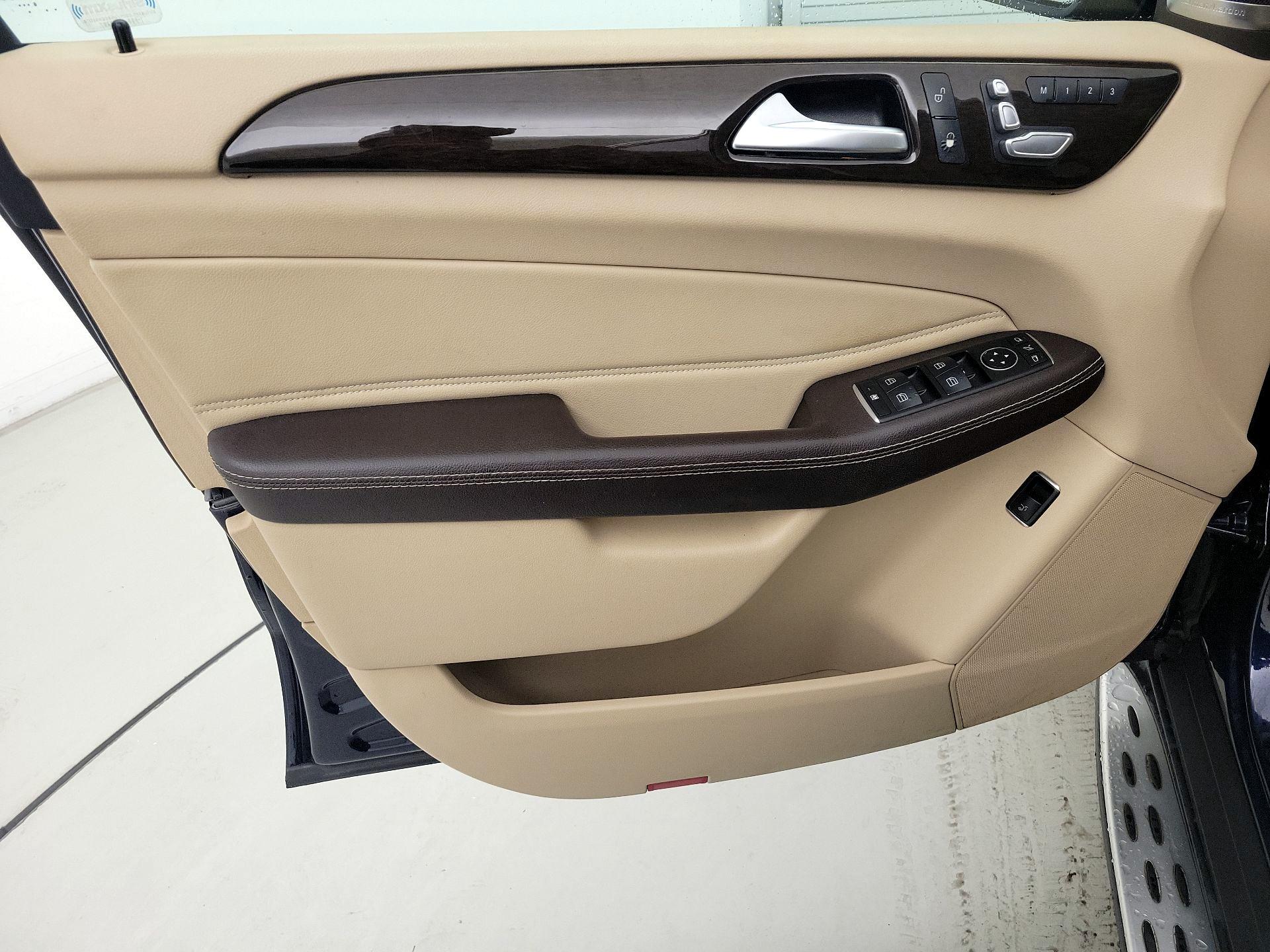 Thumbnail: 2017 Mercedes-Benz GLE - 12