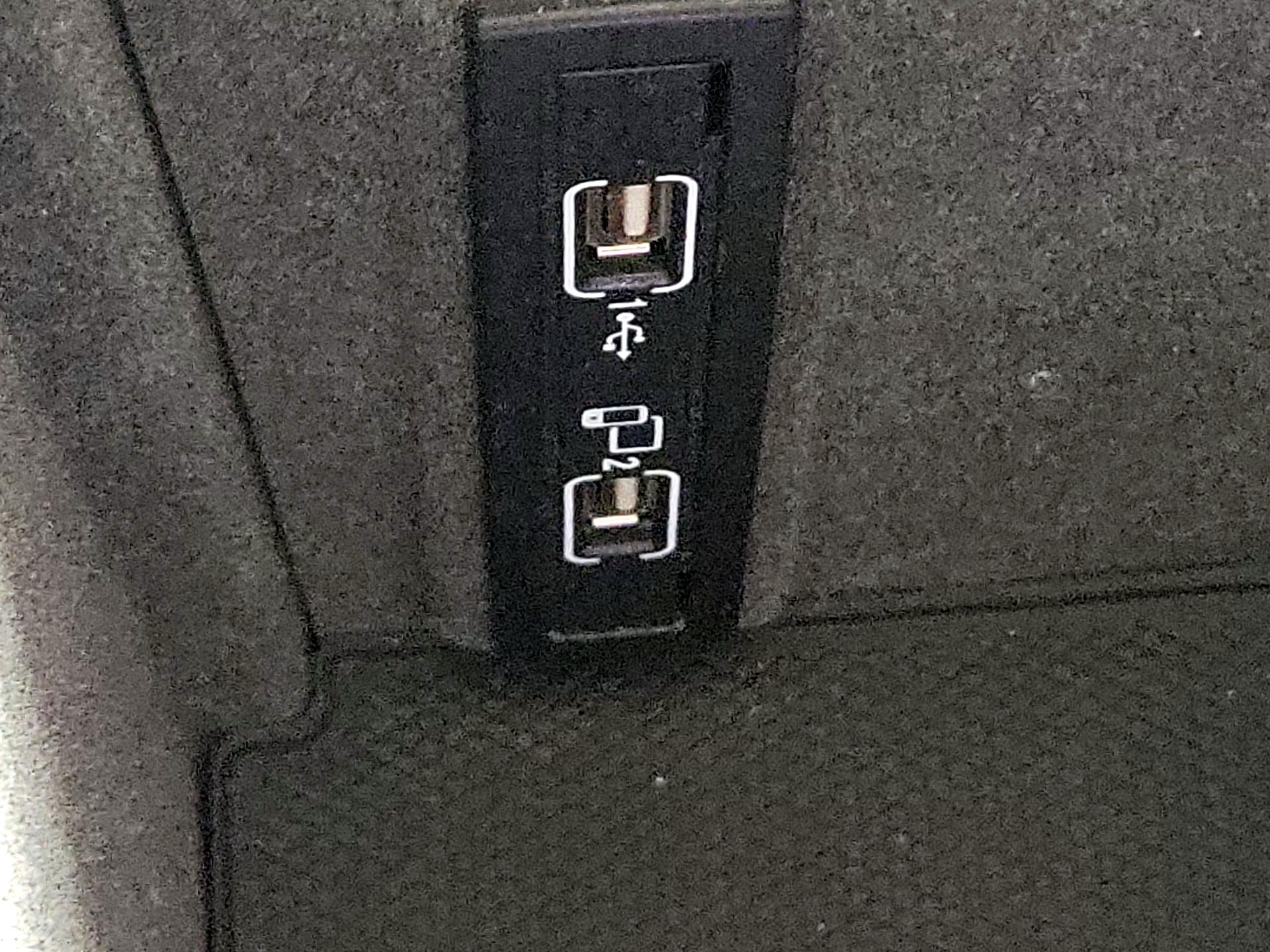 Thumbnail: 2017 Mercedes-Benz GLE - 19