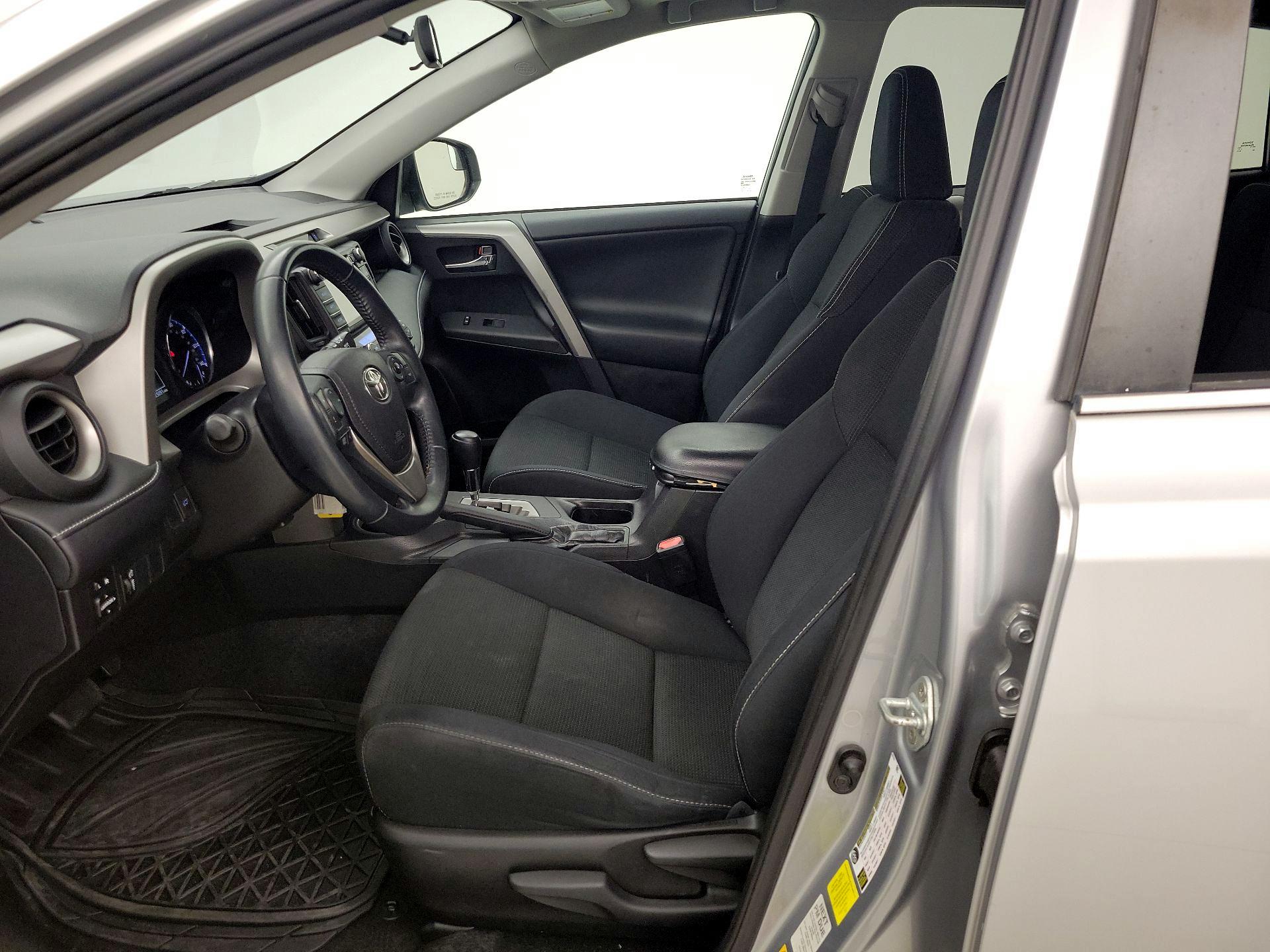 Thumbnail: 2016 Toyota RAV4 - 11