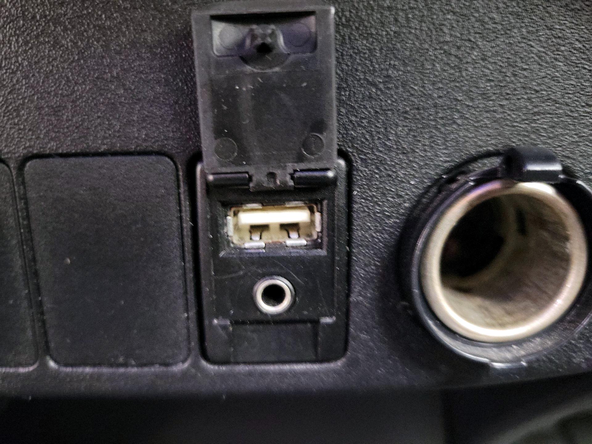 Thumbnail: 2016 Toyota RAV4 - 18