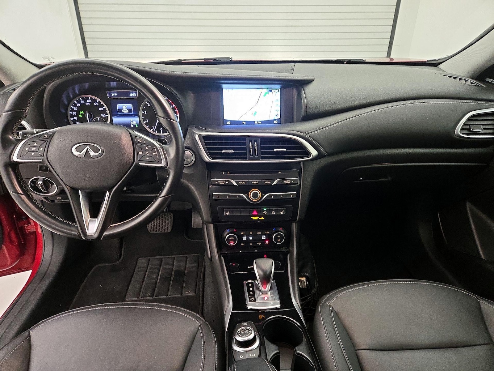 Image 10 of 2017 Infiniti QX30 Premium