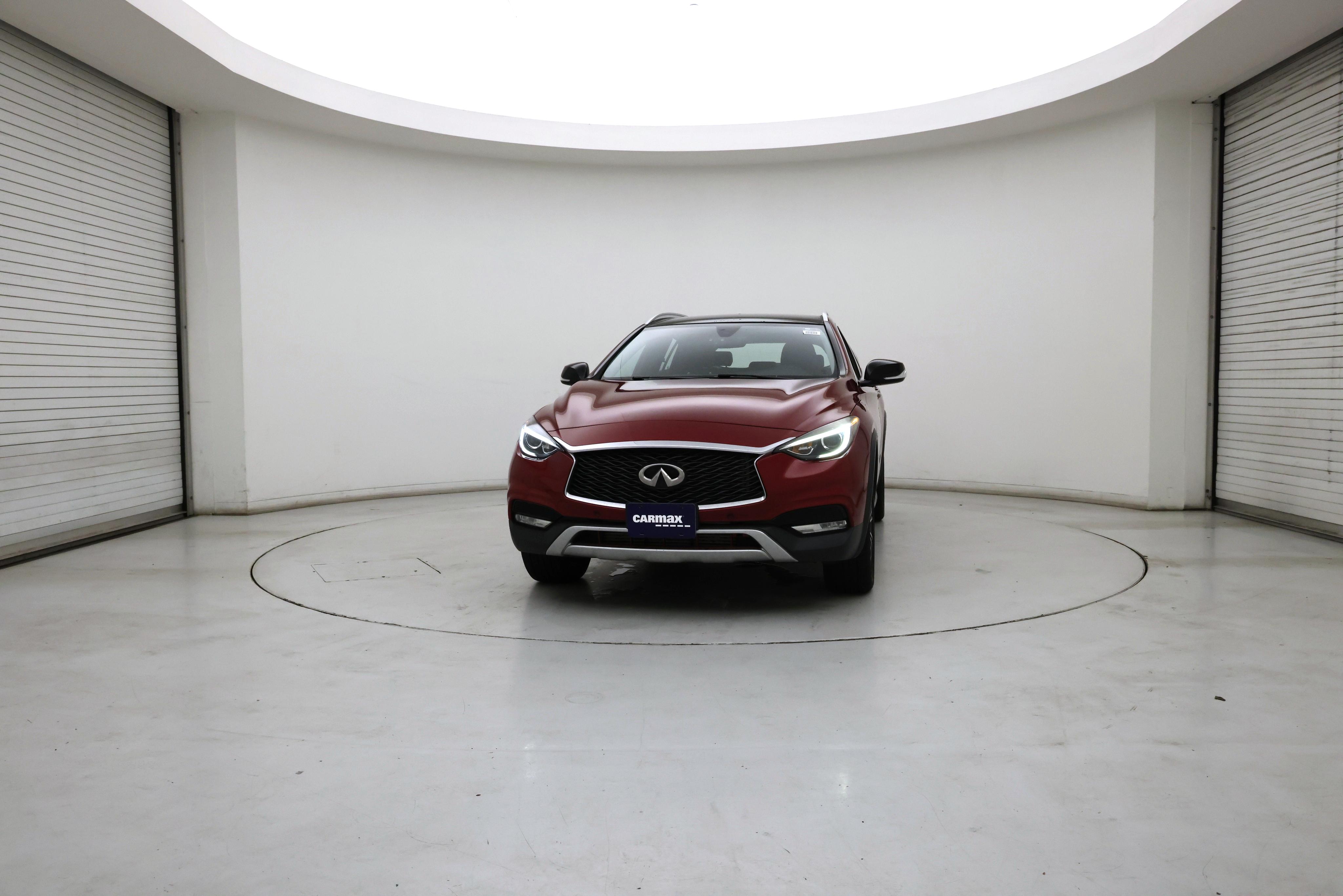 Thumbnail: 2017 INFINITI QX30 - 3