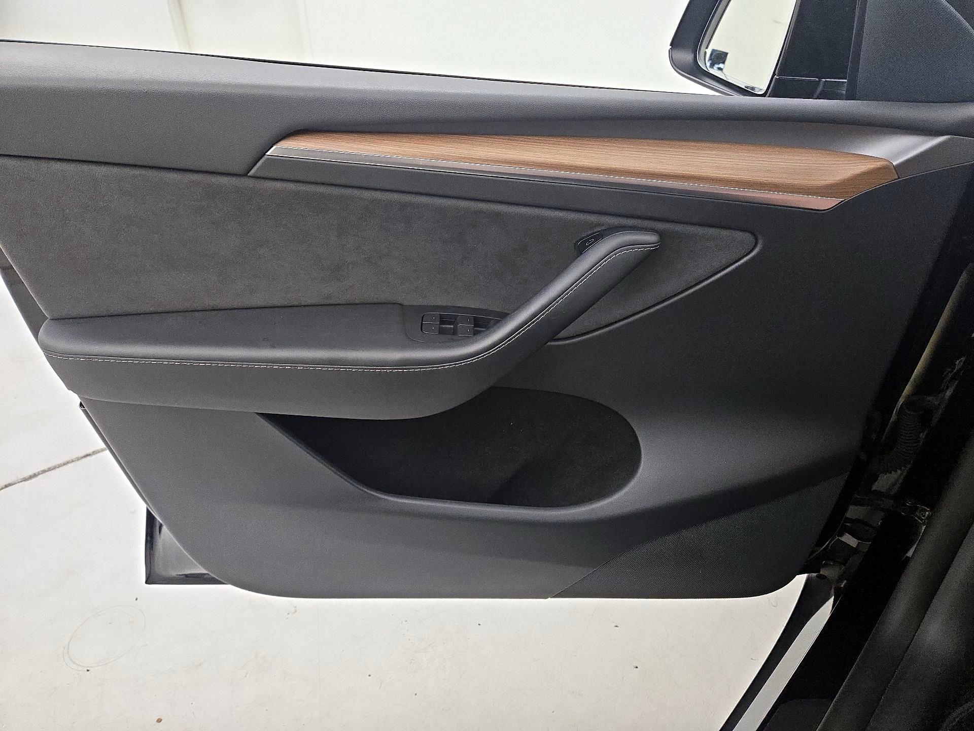 Thumbnail: 2022 Tesla Model Y - 12