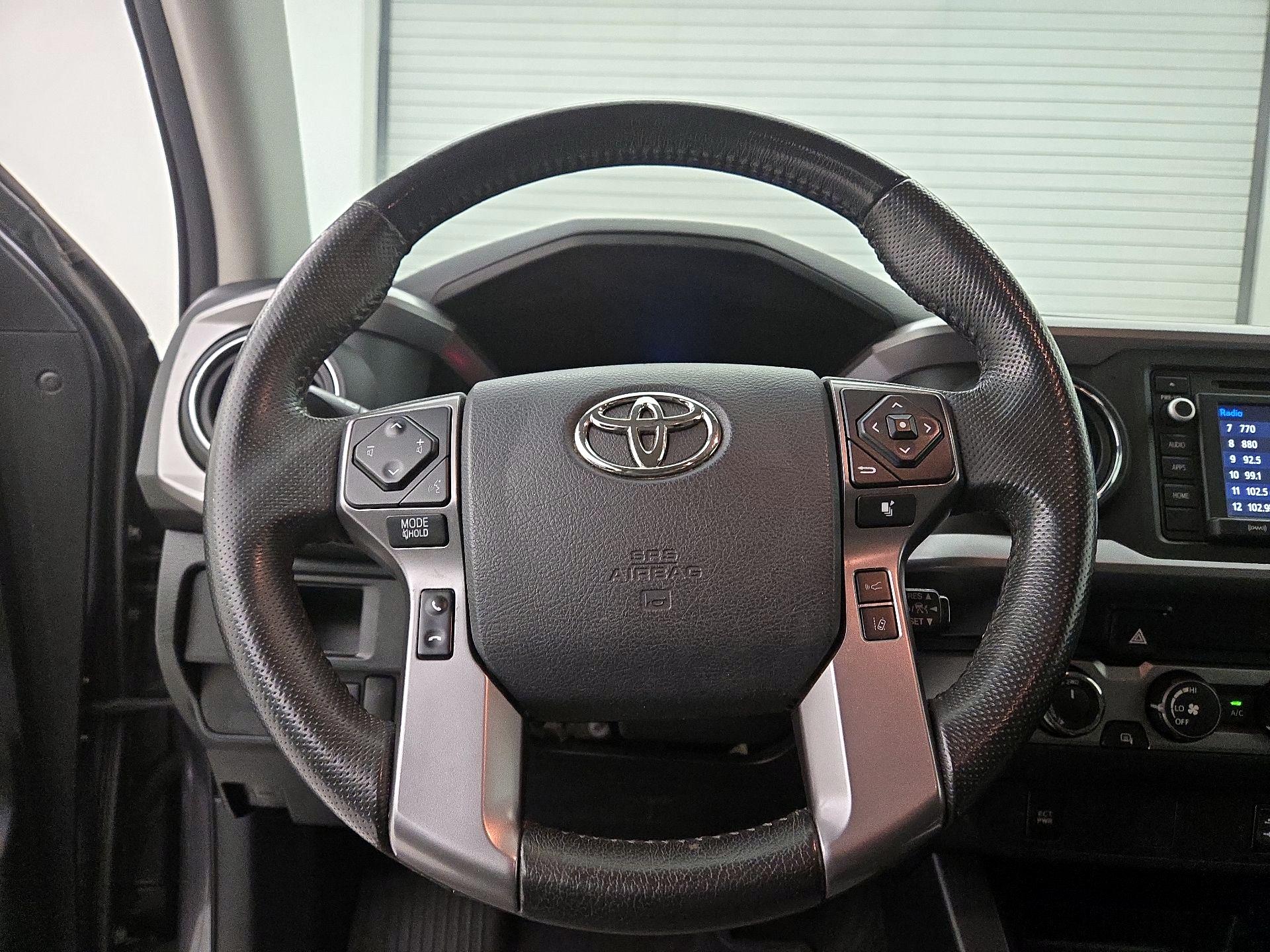 Thumbnail: 2019 Toyota Tacoma - 10