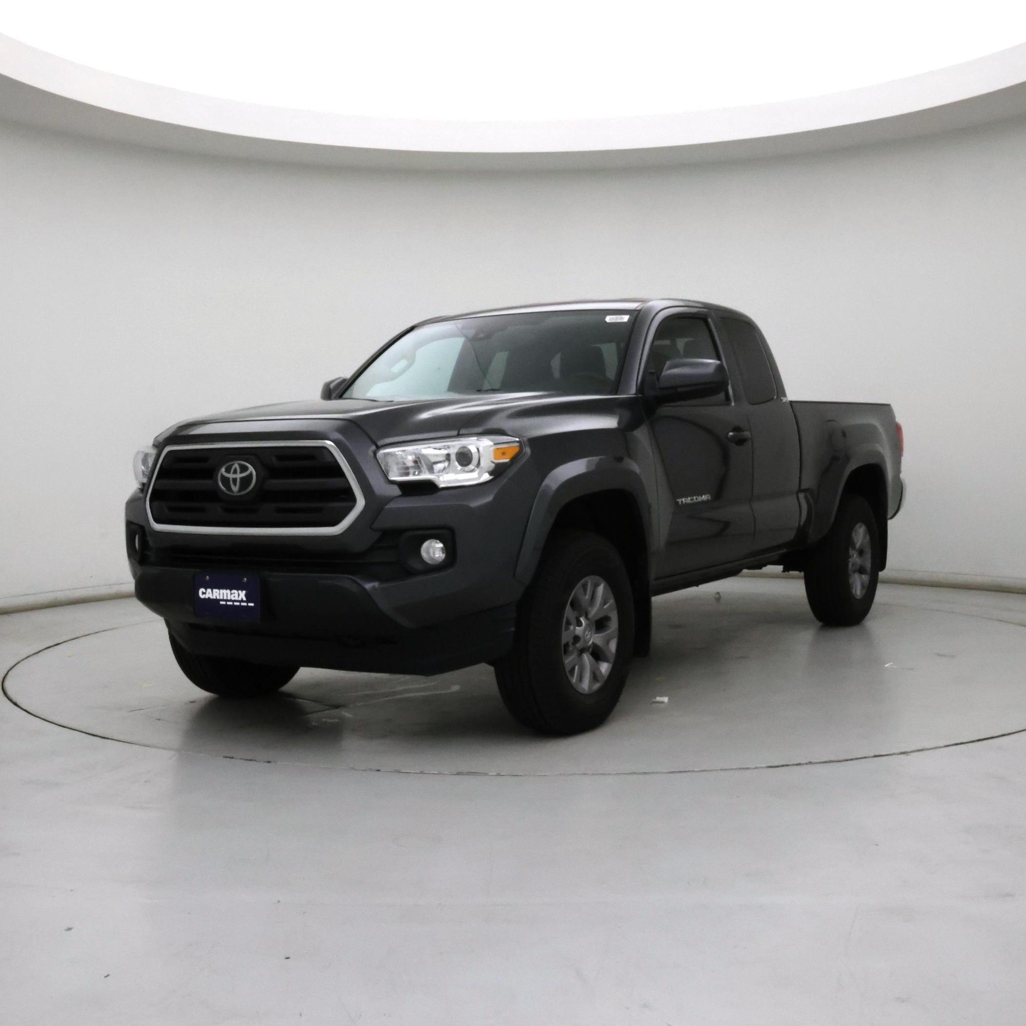 Thumbnail: 2019 Toyota Tacoma - 4