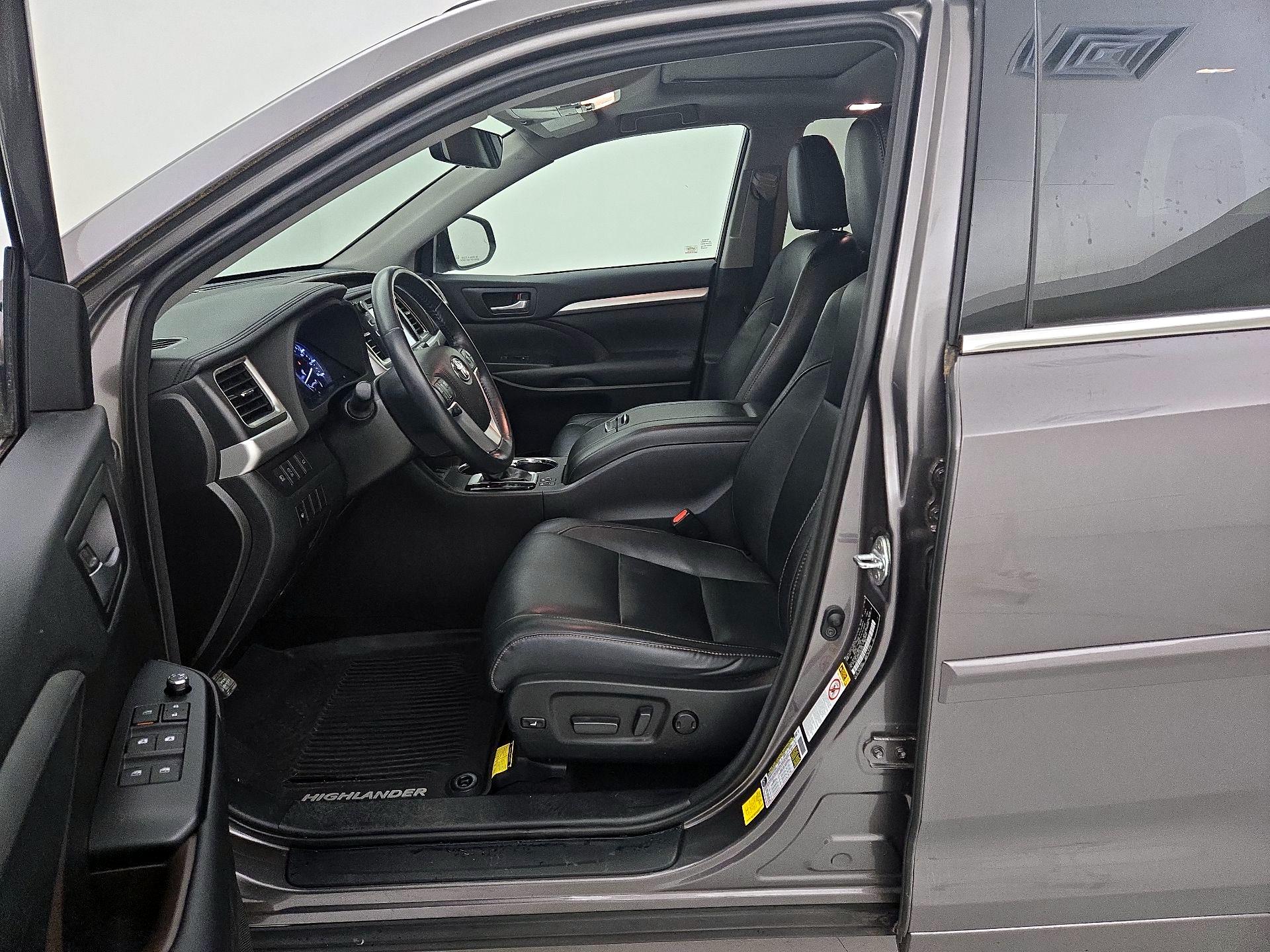 Thumbnail: 2018 Toyota Highlander - 11