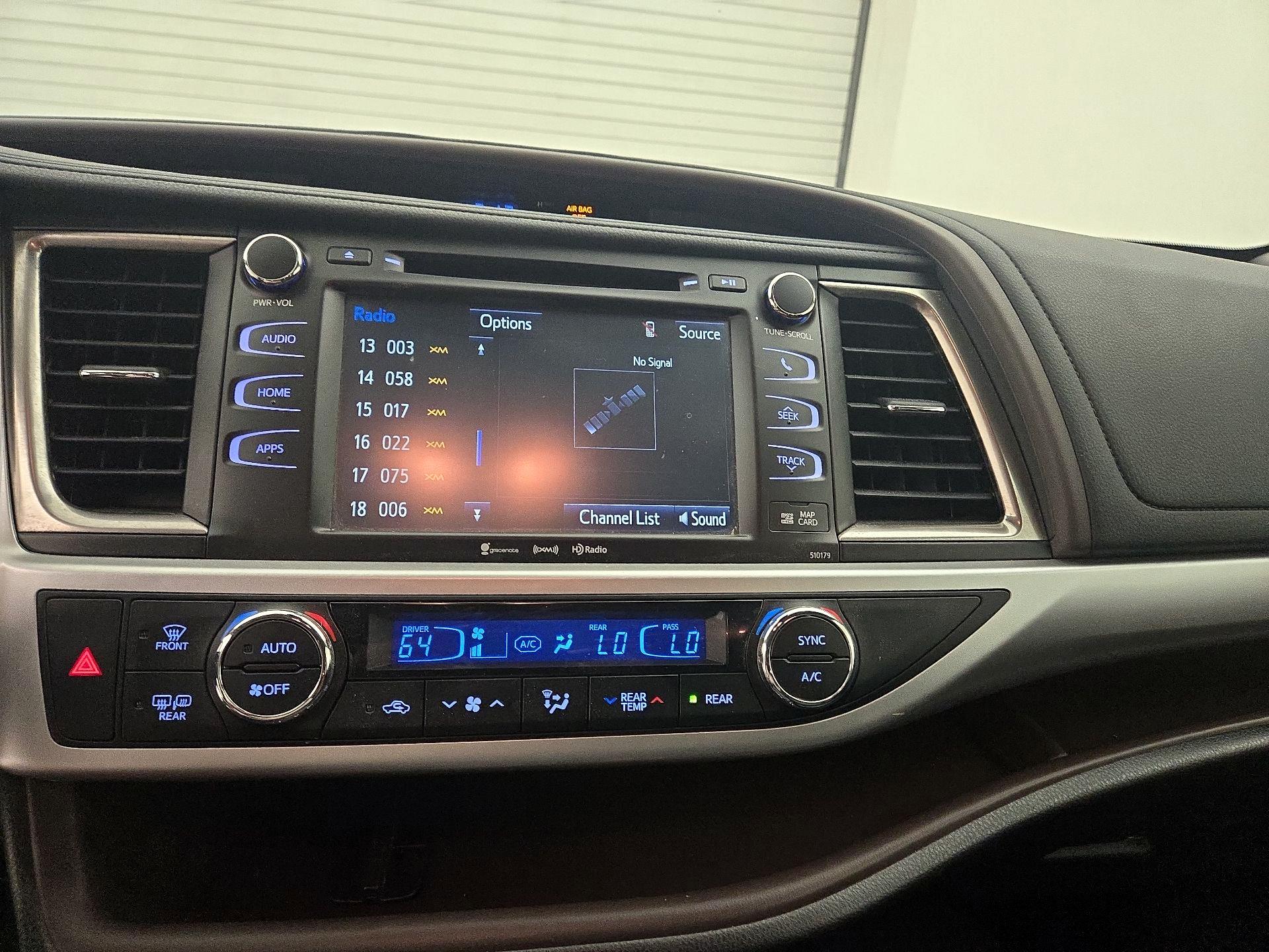 Thumbnail: 2018 Toyota Highlander - 14