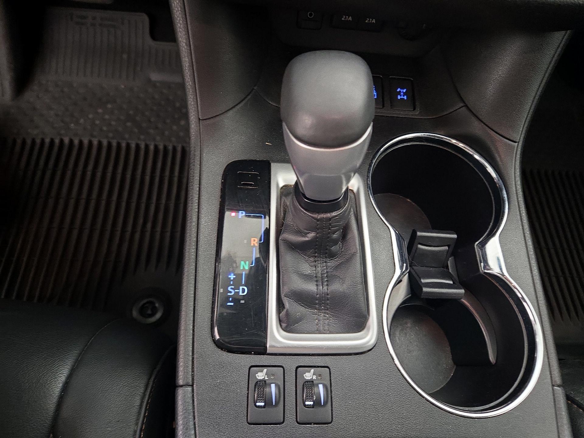 Thumbnail: 2018 Toyota Highlander - 16