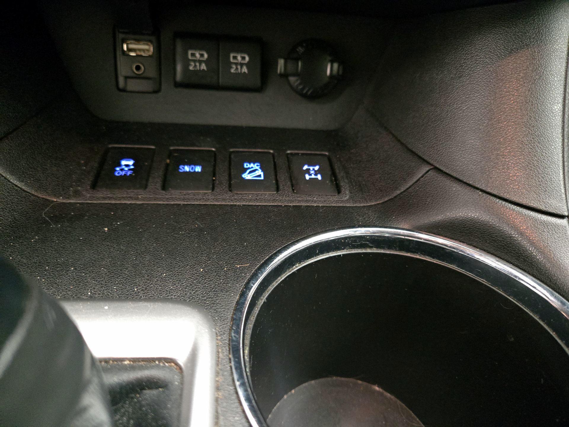 Thumbnail: 2018 Toyota Highlander - 17