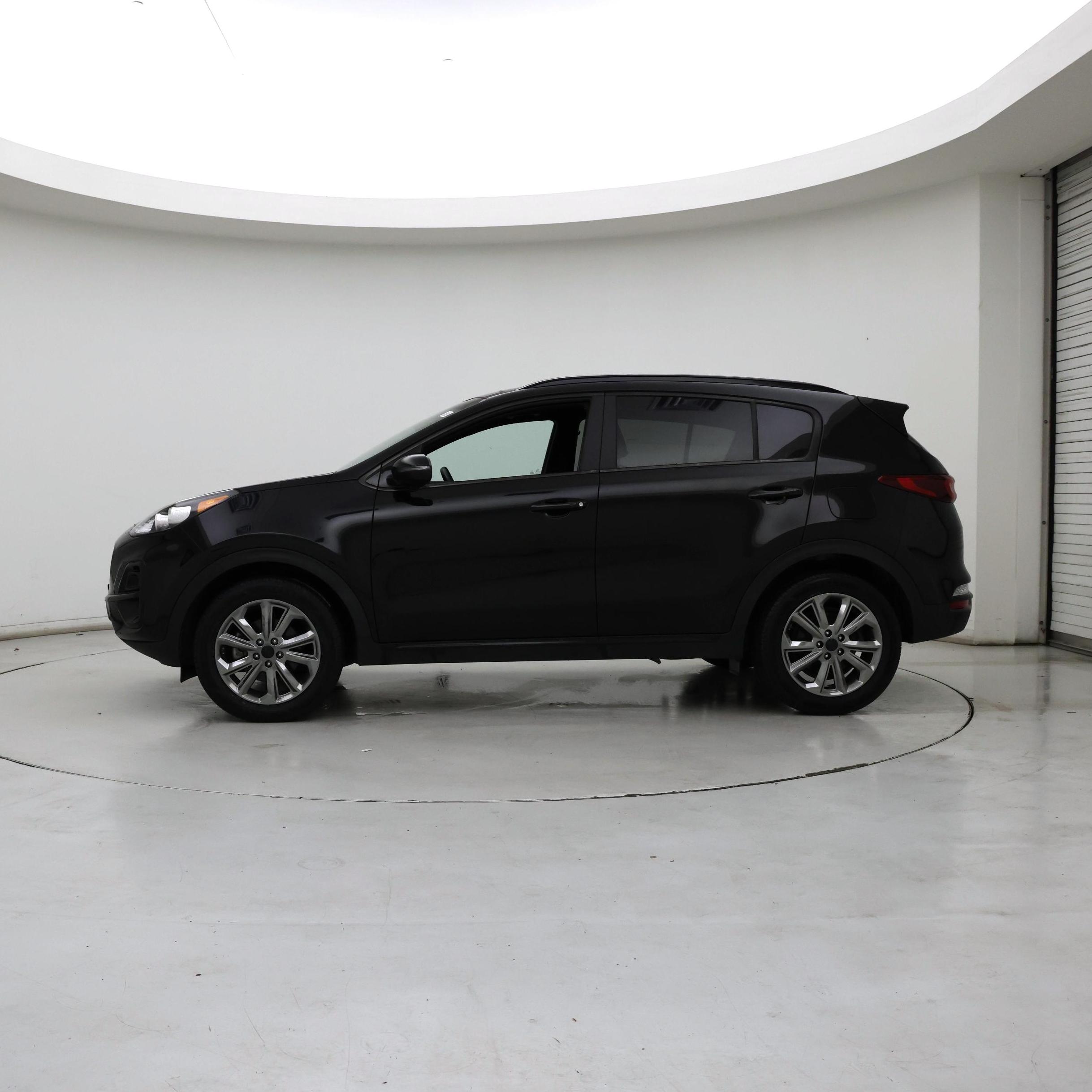 Thumbnail: 2022 Kia Sportage - 3