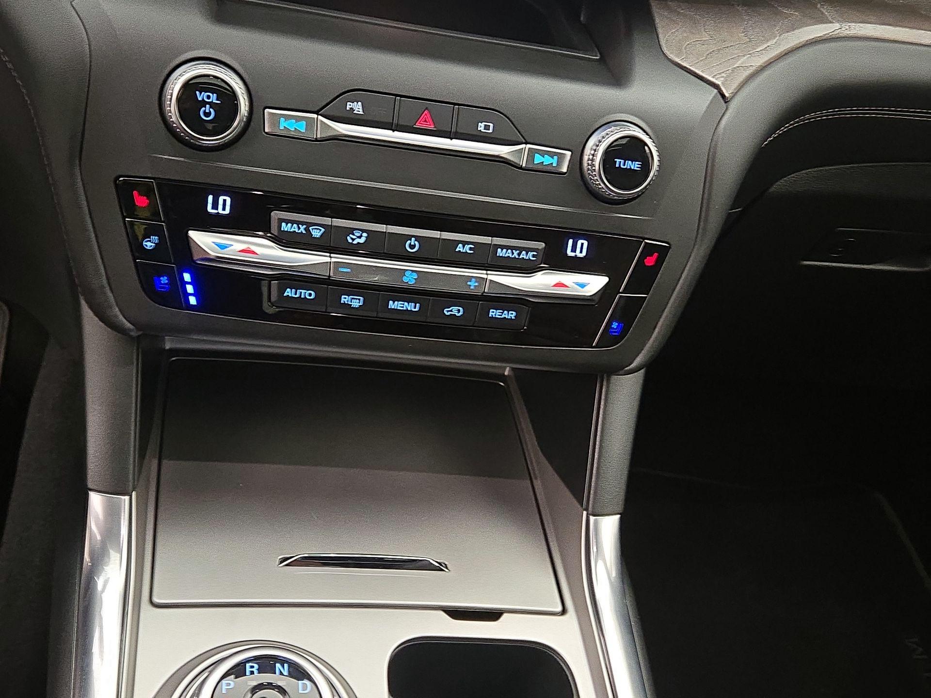 Thumbnail: 2020 Ford Explorer - 17