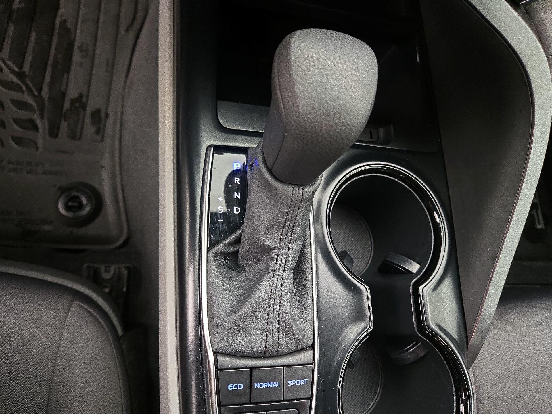 Thumbnail: 2020 Toyota Camry - 16