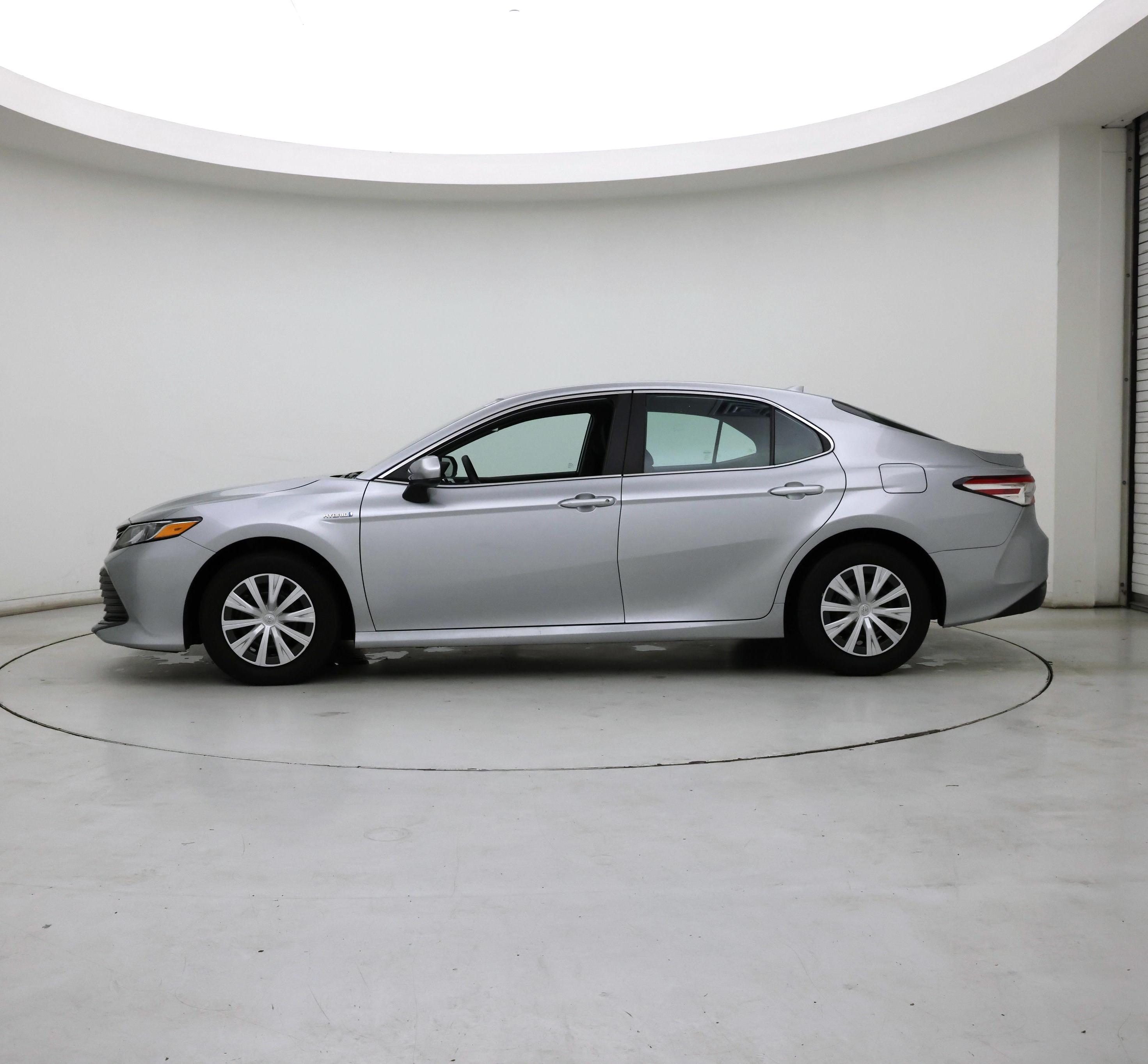 Thumbnail: 2020 Toyota Camry - 3