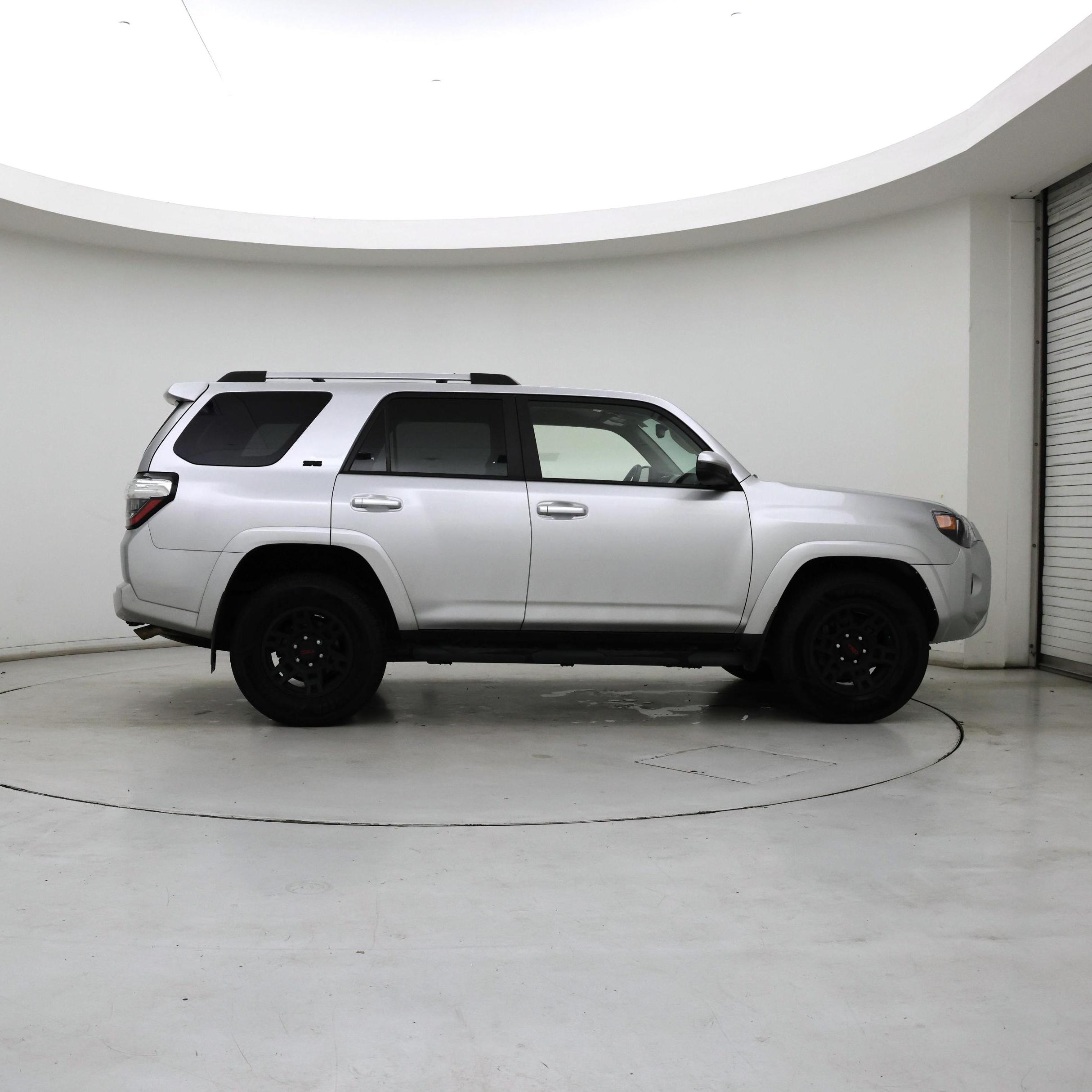 Thumbnail: 2022 Toyota 4Runner - 7