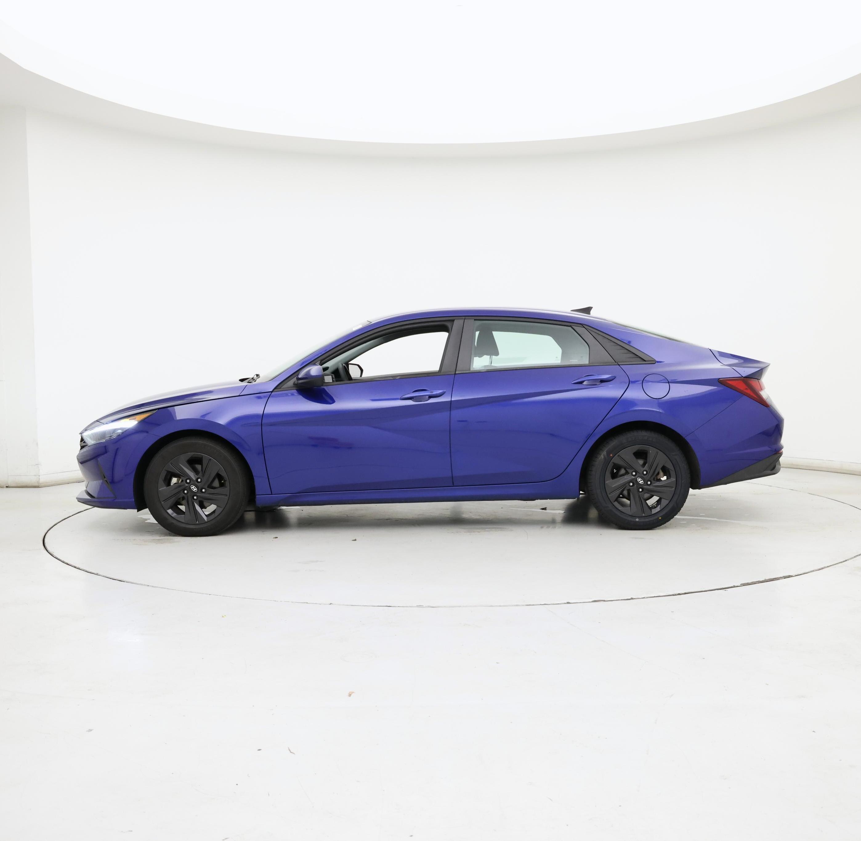 Thumbnail: 2021 Hyundai Elantra - 3