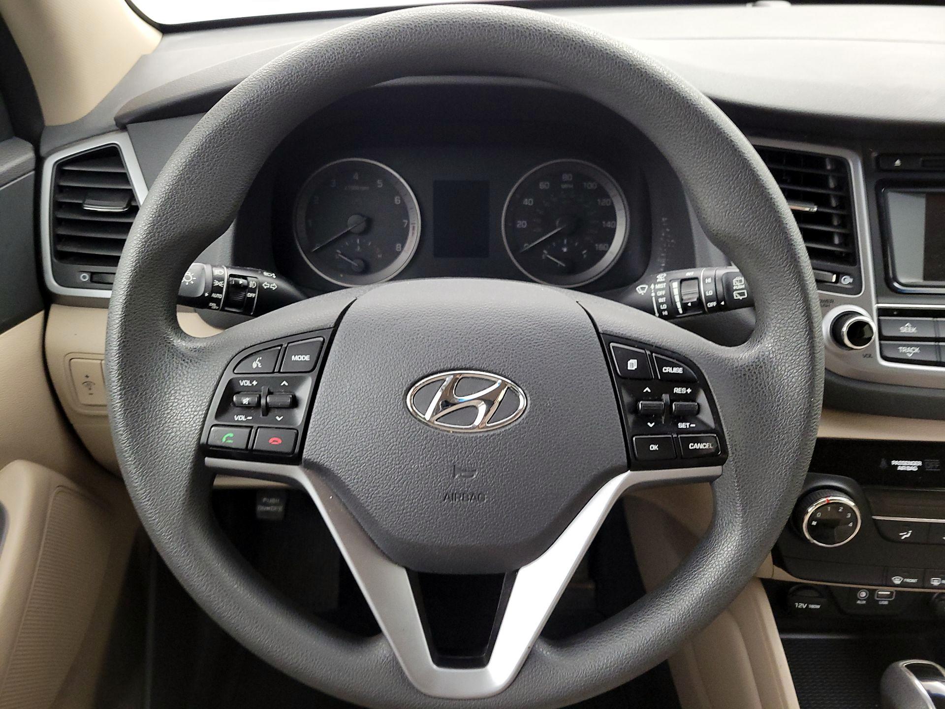 Thumbnail: 2016 Hyundai Tucson - 10