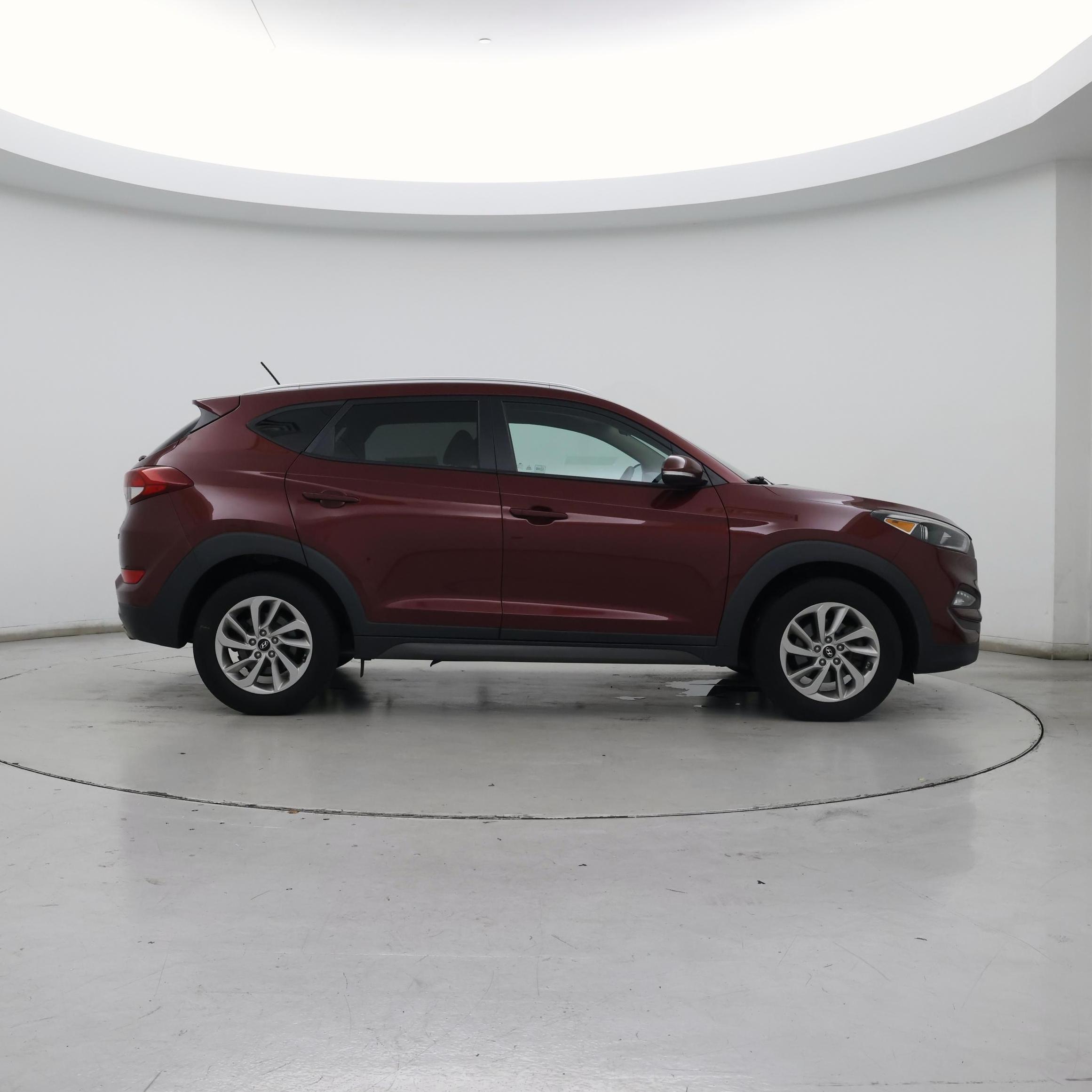 Thumbnail: 2016 Hyundai Tucson - 7