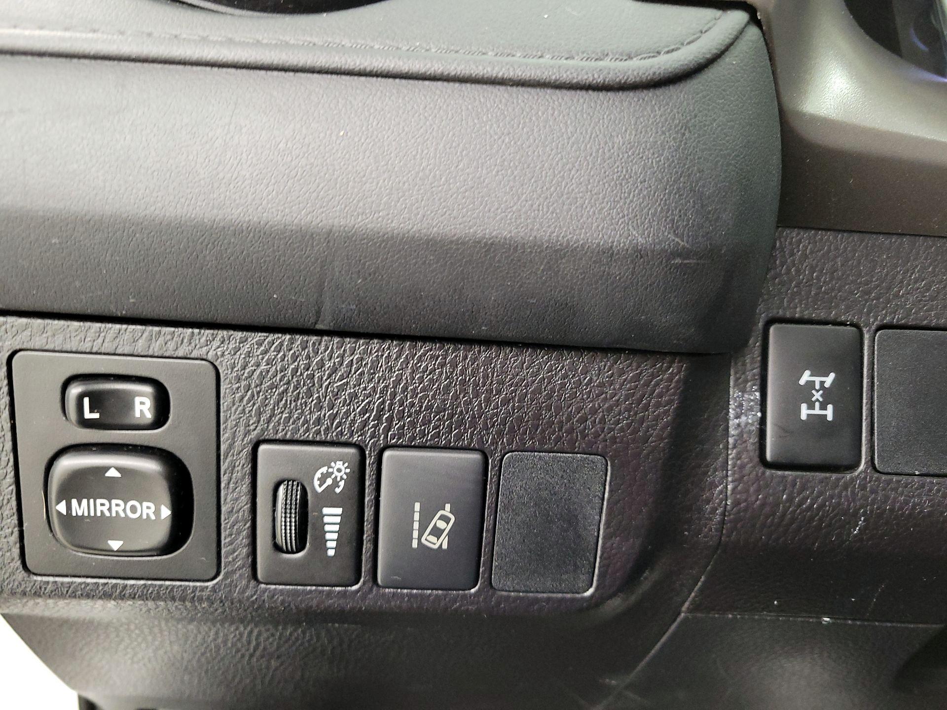 Thumbnail: 2018 Toyota RAV4 - 13