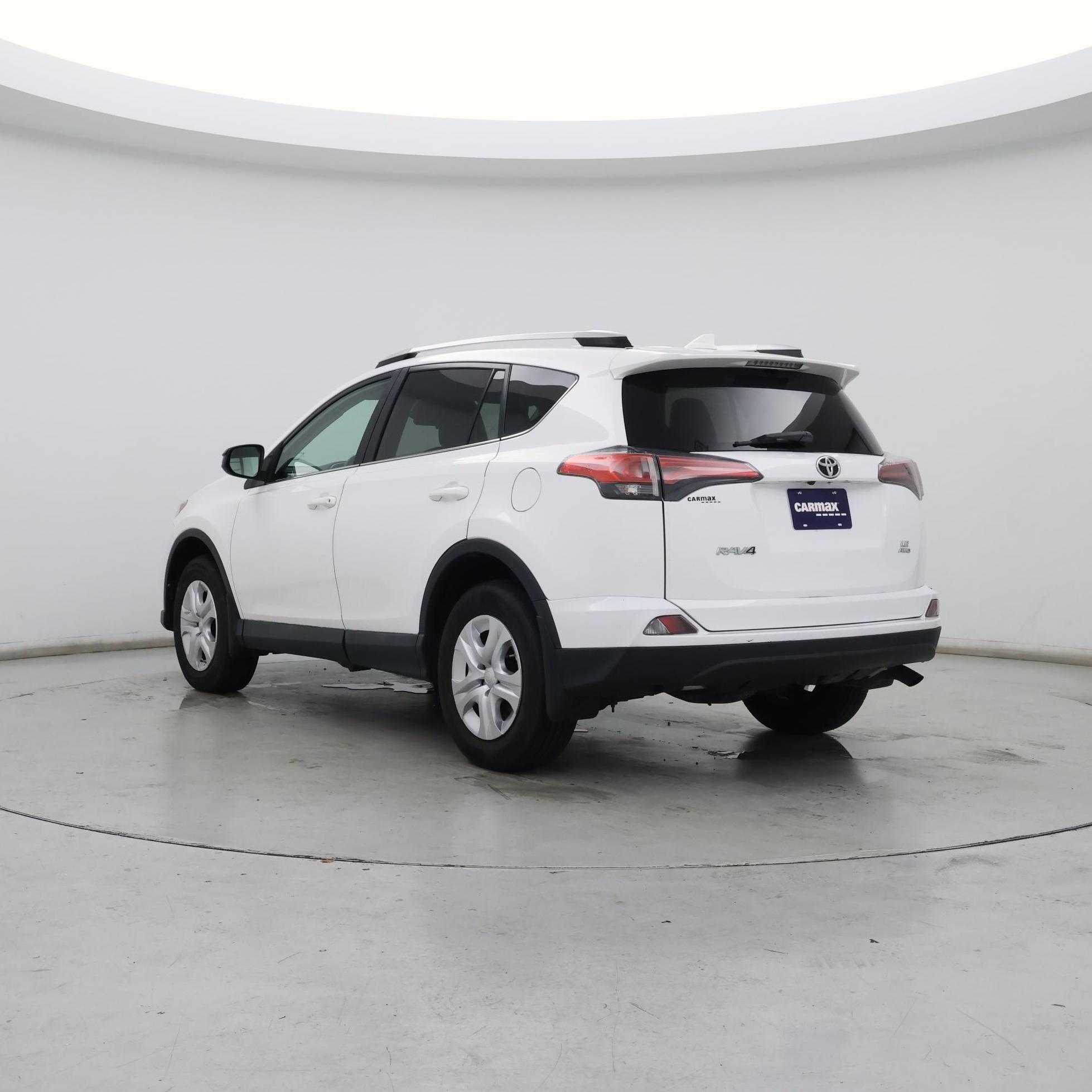 Thumbnail: 2018 Toyota RAV4 - 2