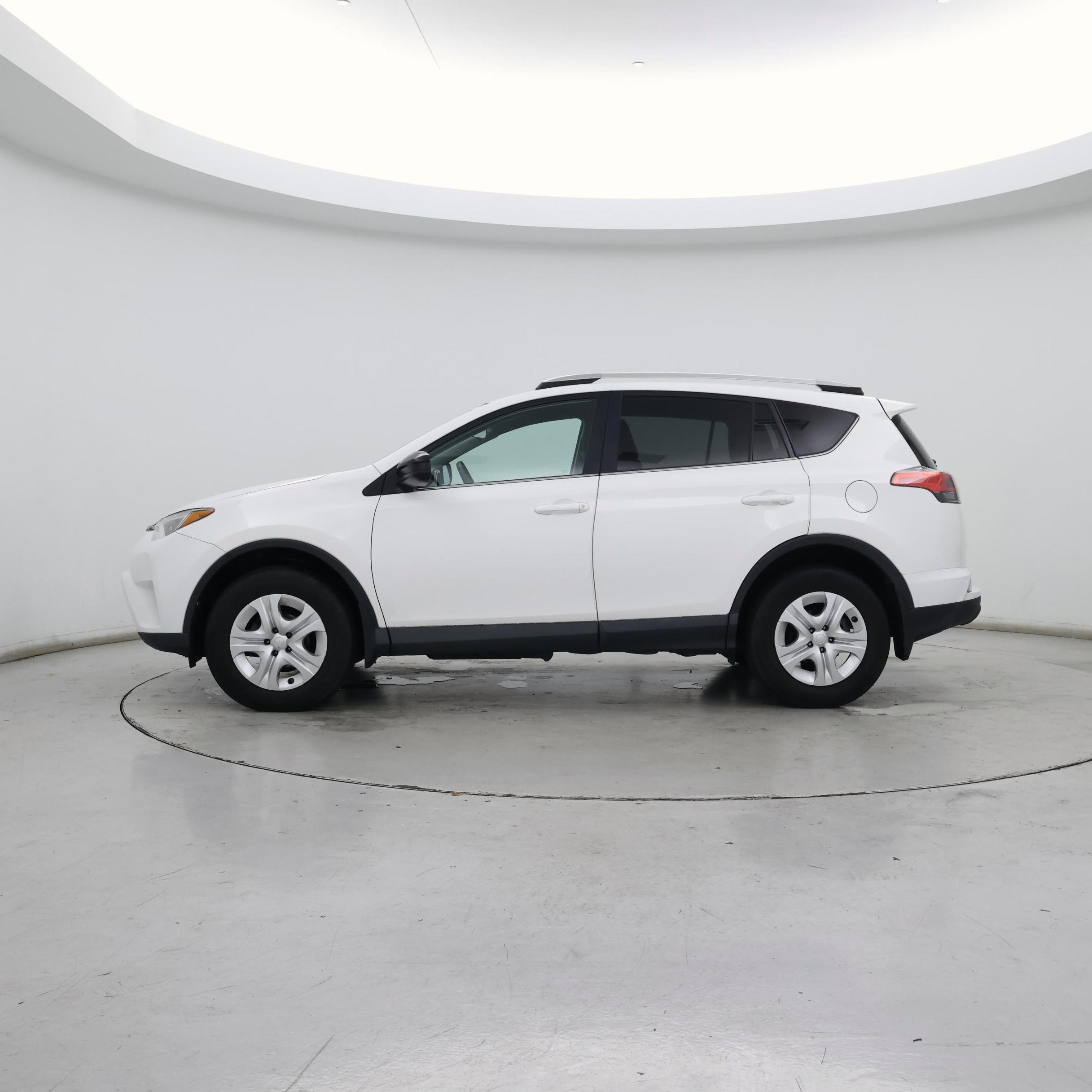 Thumbnail: 2018 Toyota RAV4 - 3