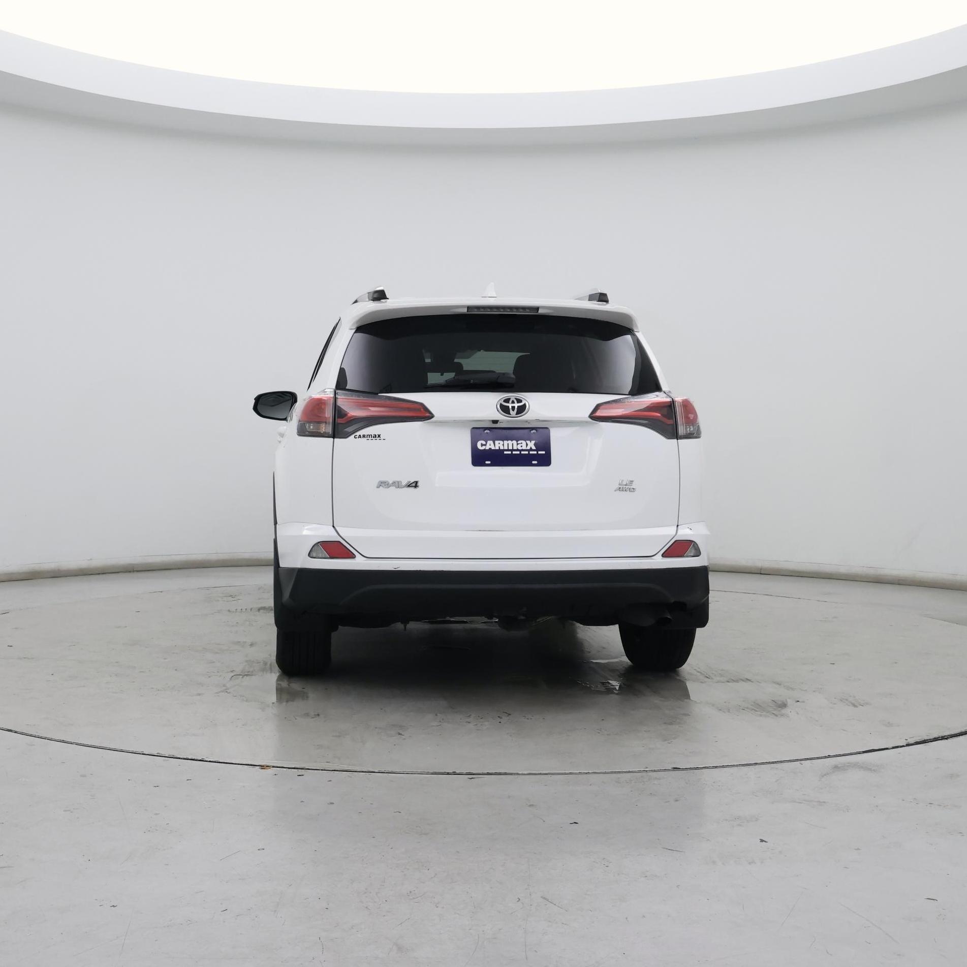 Thumbnail: 2018 Toyota RAV4 - 6