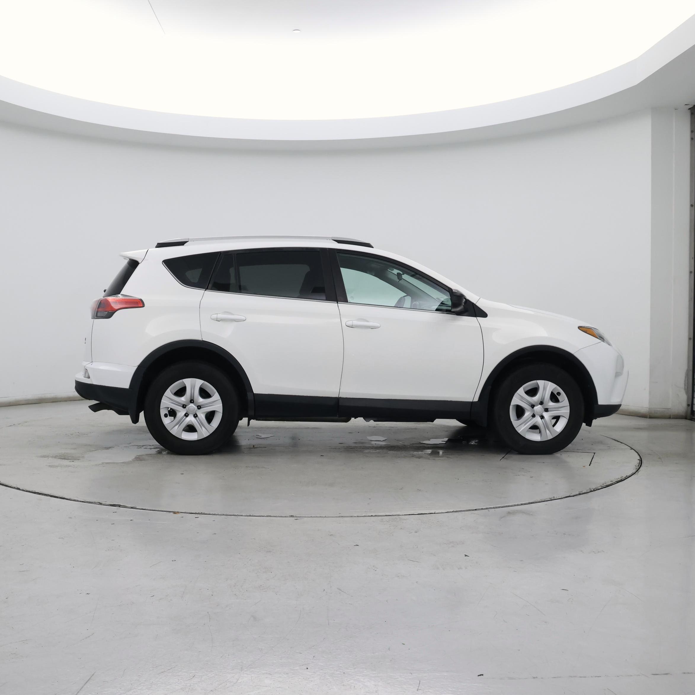 Thumbnail: 2018 Toyota RAV4 - 7