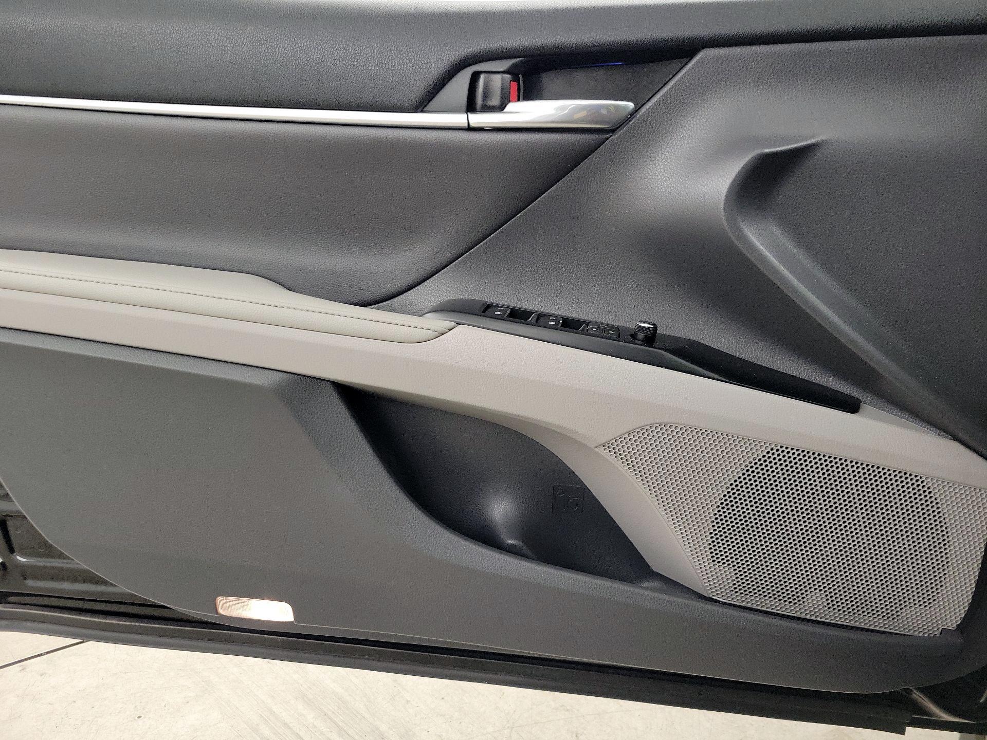 Thumbnail: 2020 Toyota Camry - 12