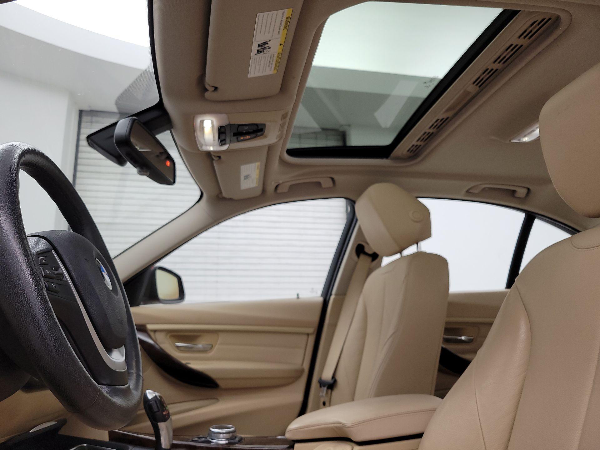 Thumbnail: 2014 BMW 3 Series - 19