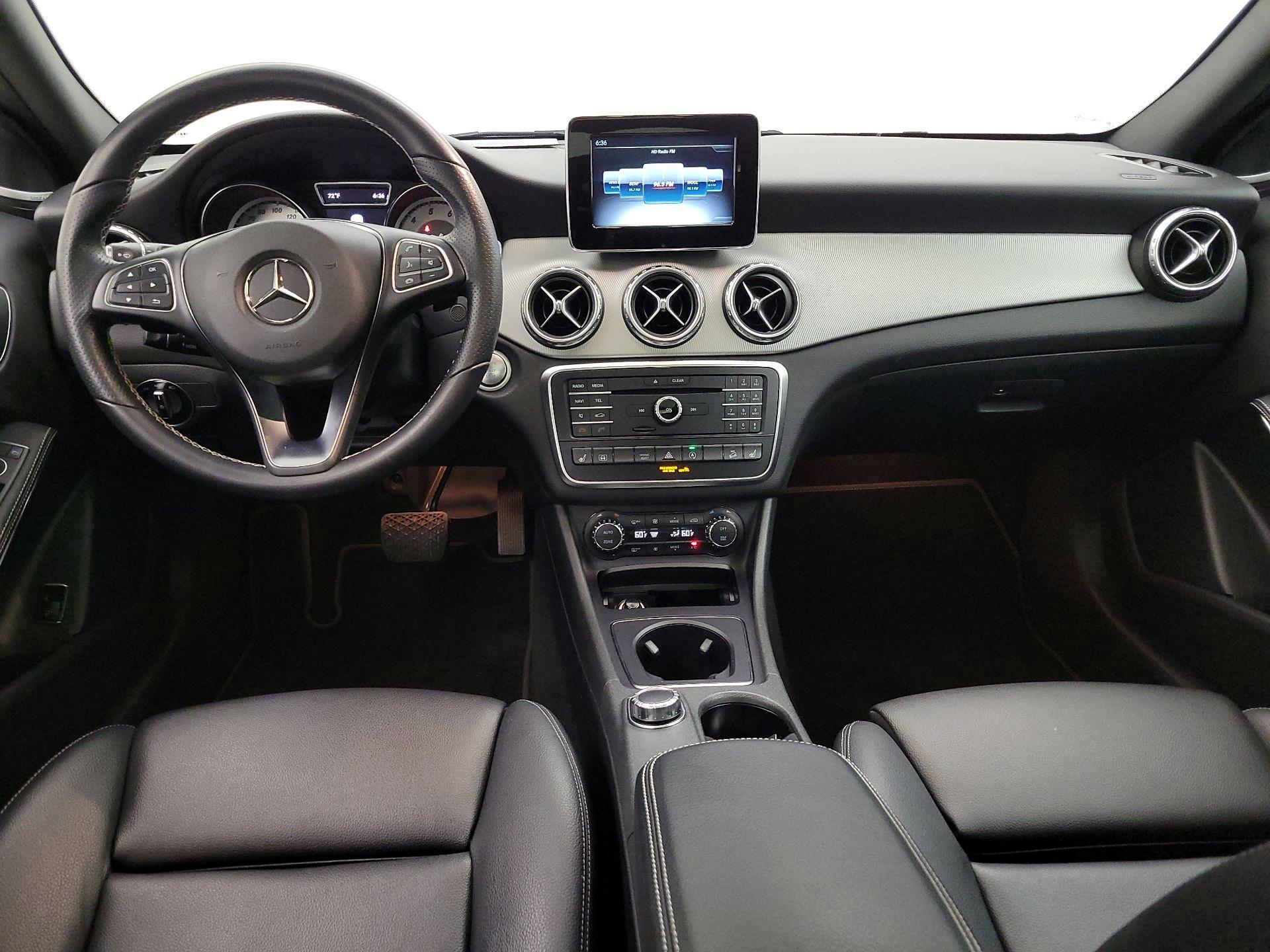 Thumbnail: 2017 Mercedes-Benz GLA - 9