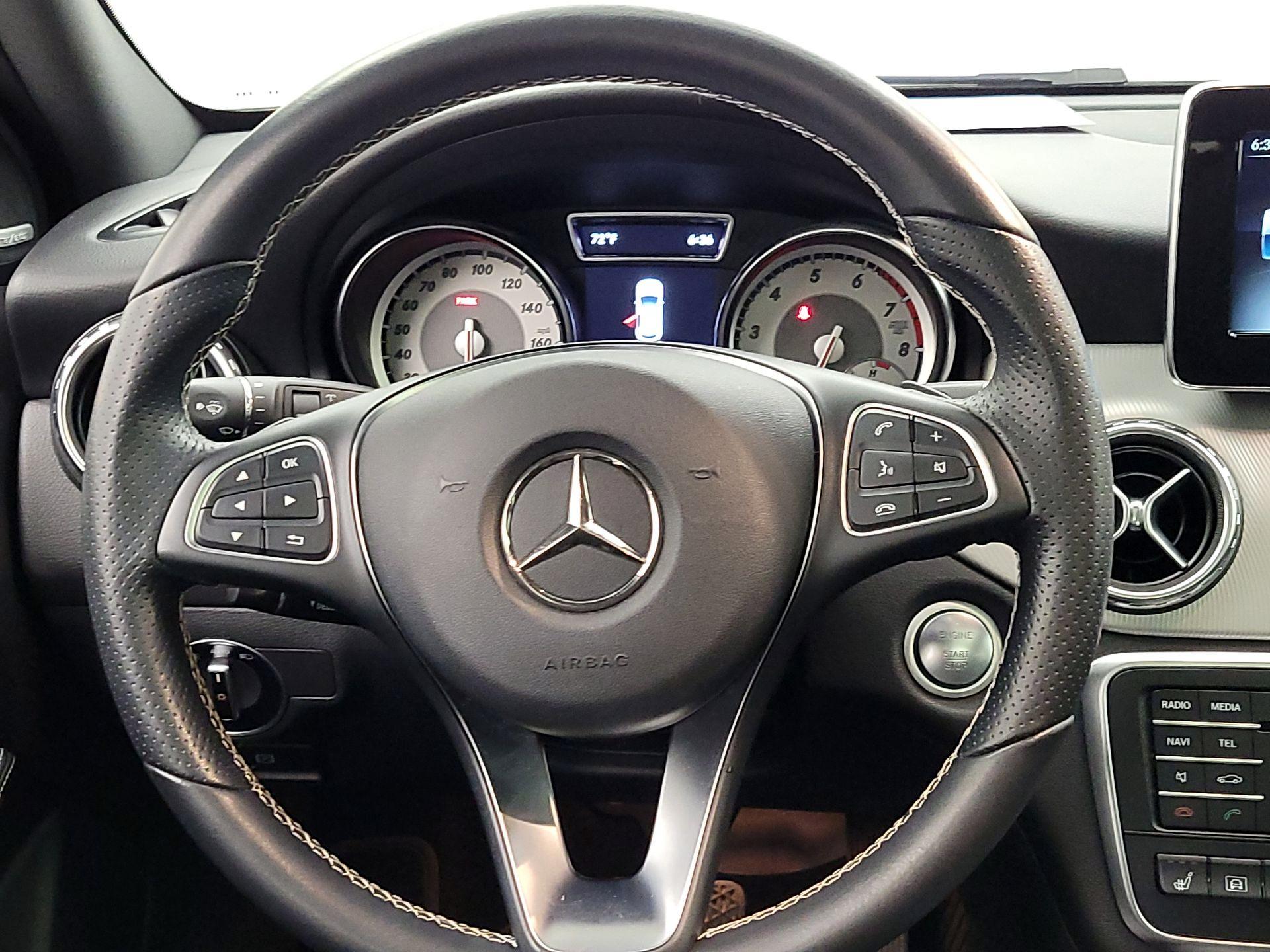 Thumbnail: 2017 Mercedes-Benz GLA - 10