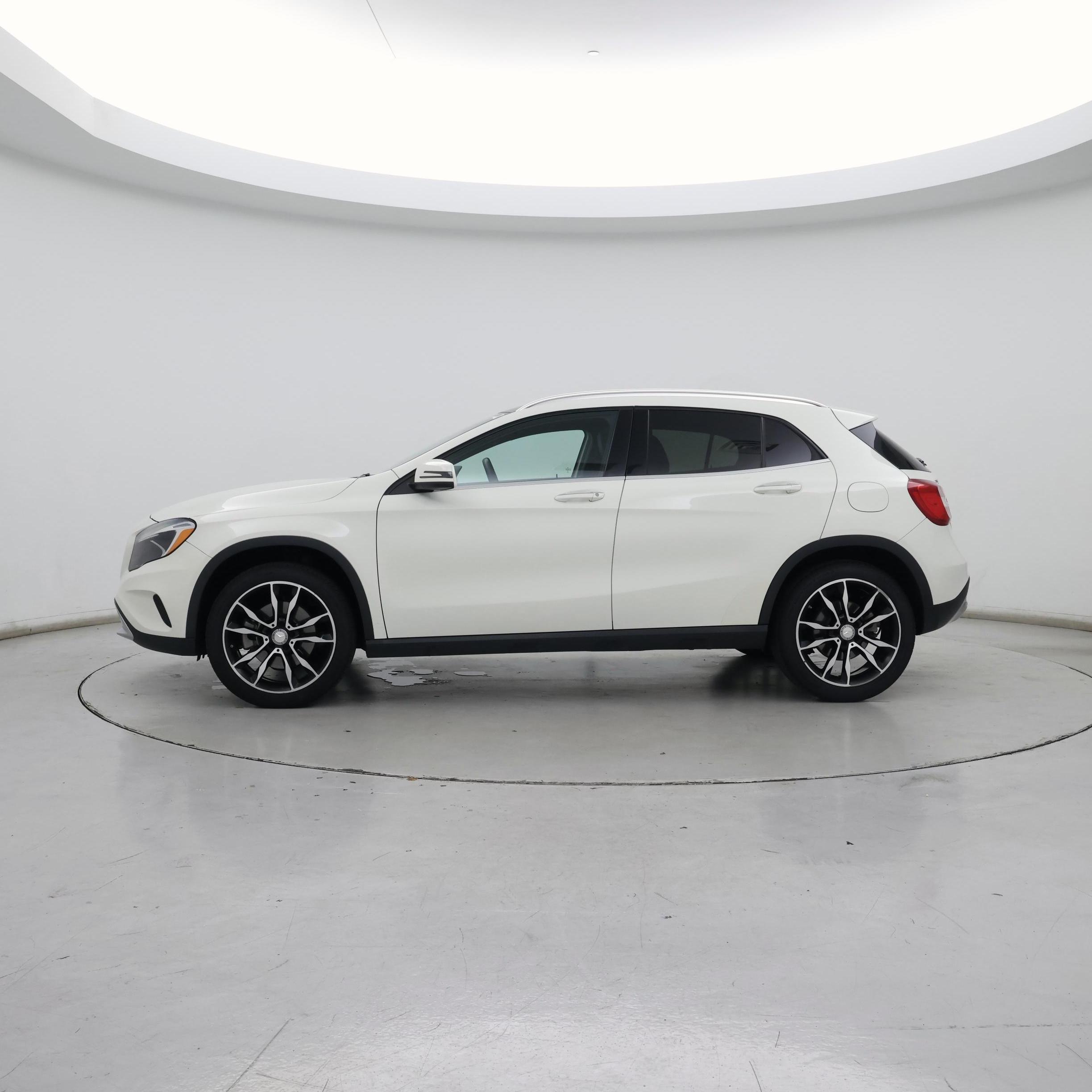 Thumbnail: 2017 Mercedes-Benz GLA - 3