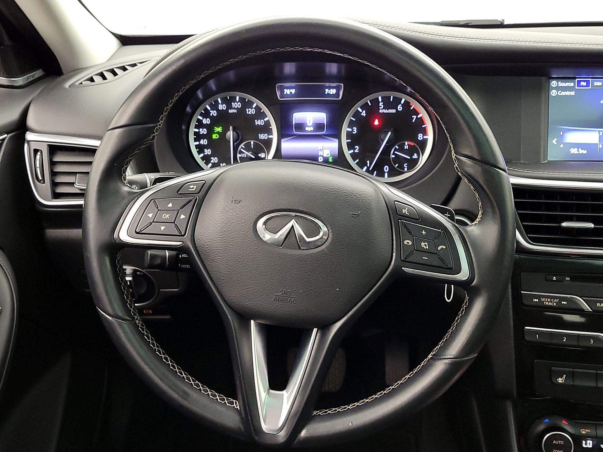 Thumbnail: 2017 INFINITI QX30 - 10