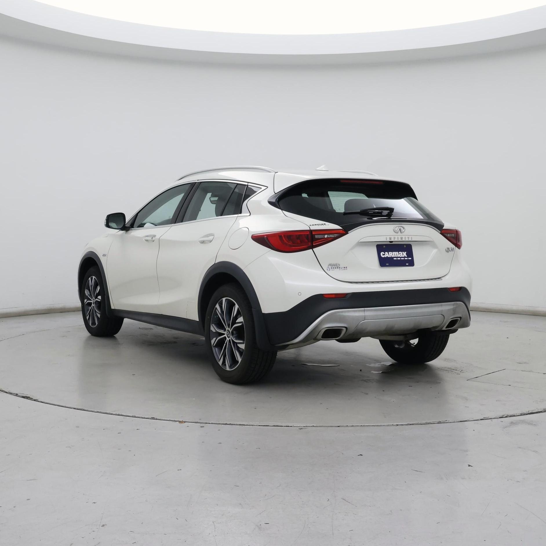 Thumbnail: 2017 INFINITI QX30 - 2