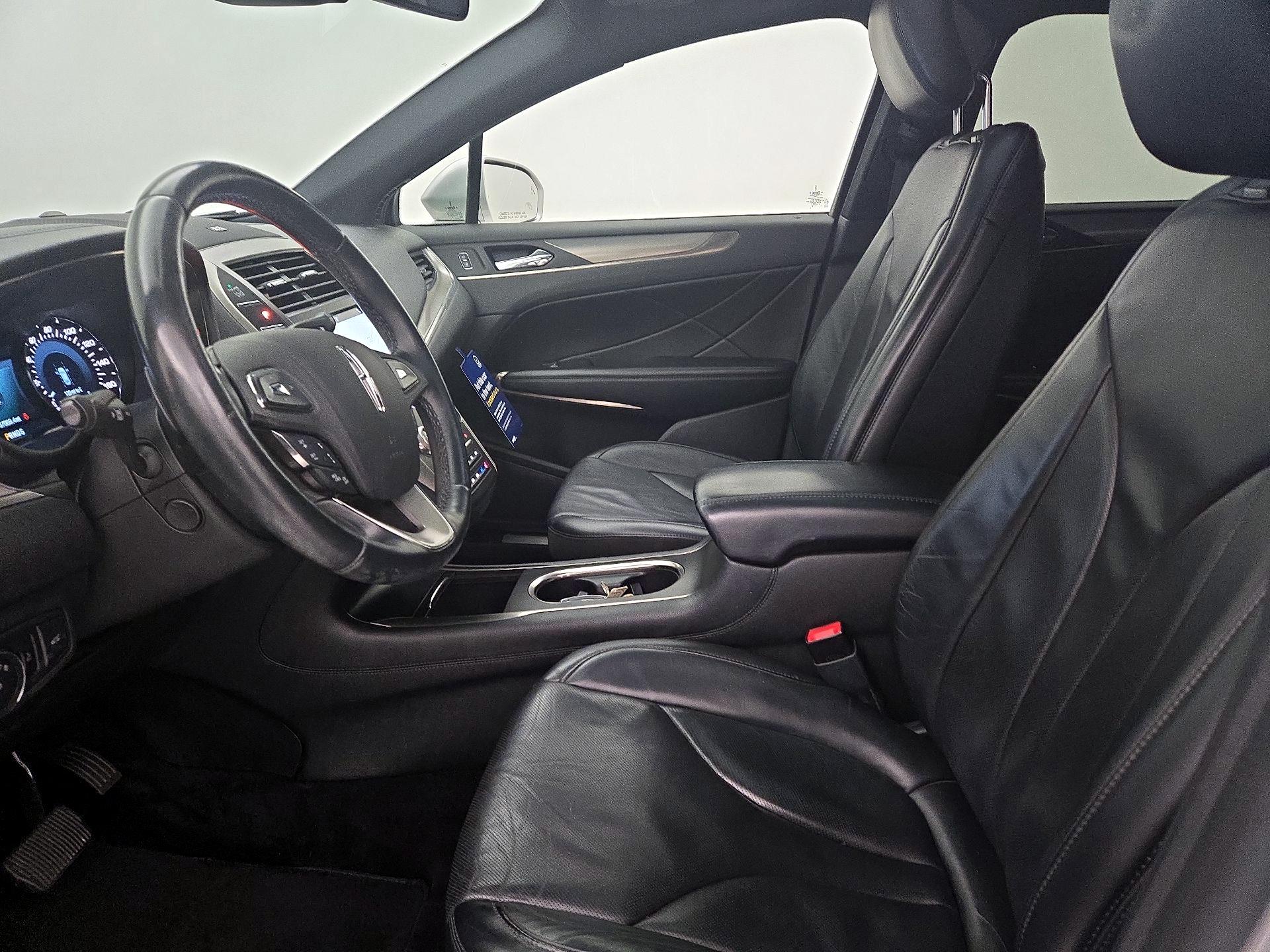 Thumbnail: 2017 Lincoln MKC - 11