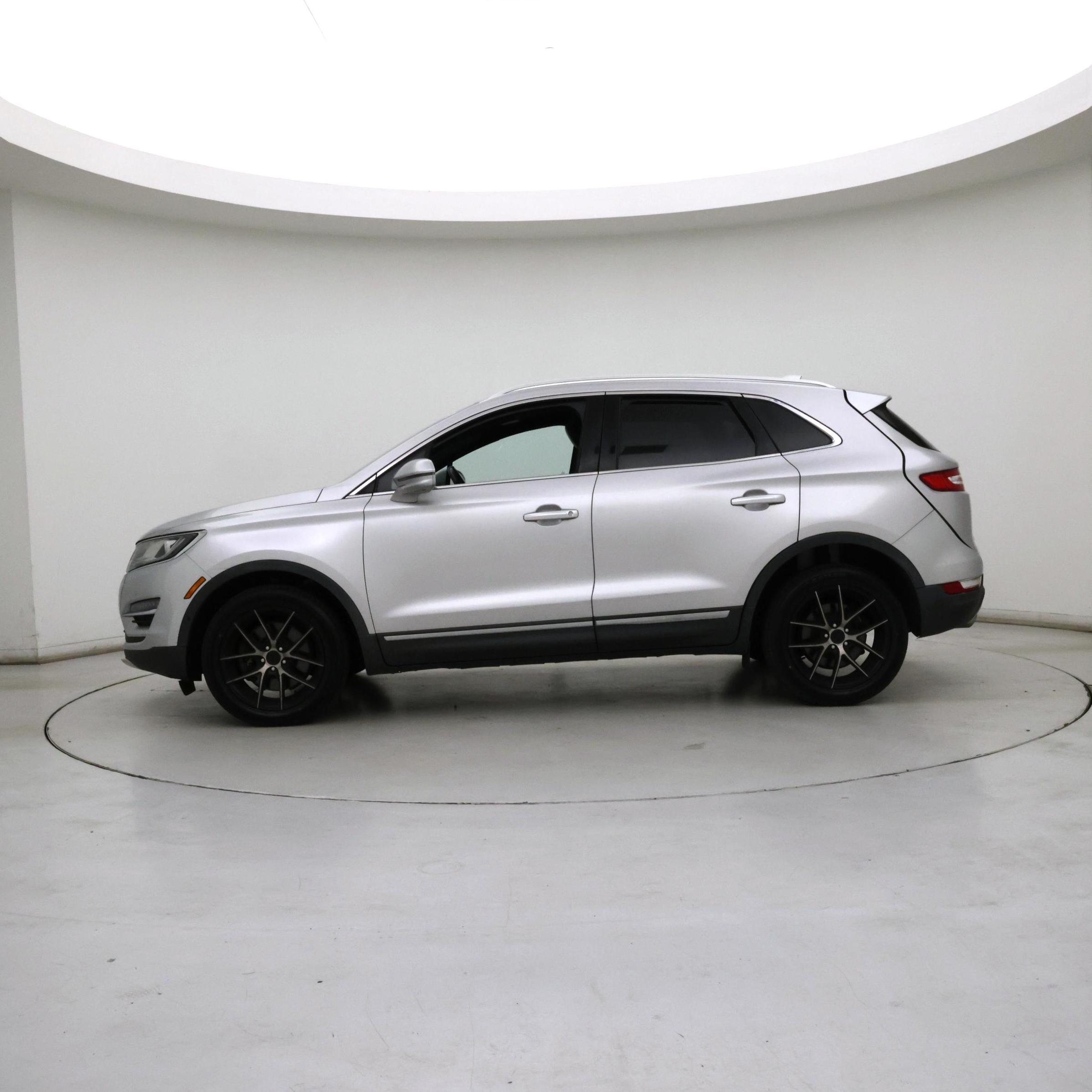Thumbnail: 2017 Lincoln MKC - 3