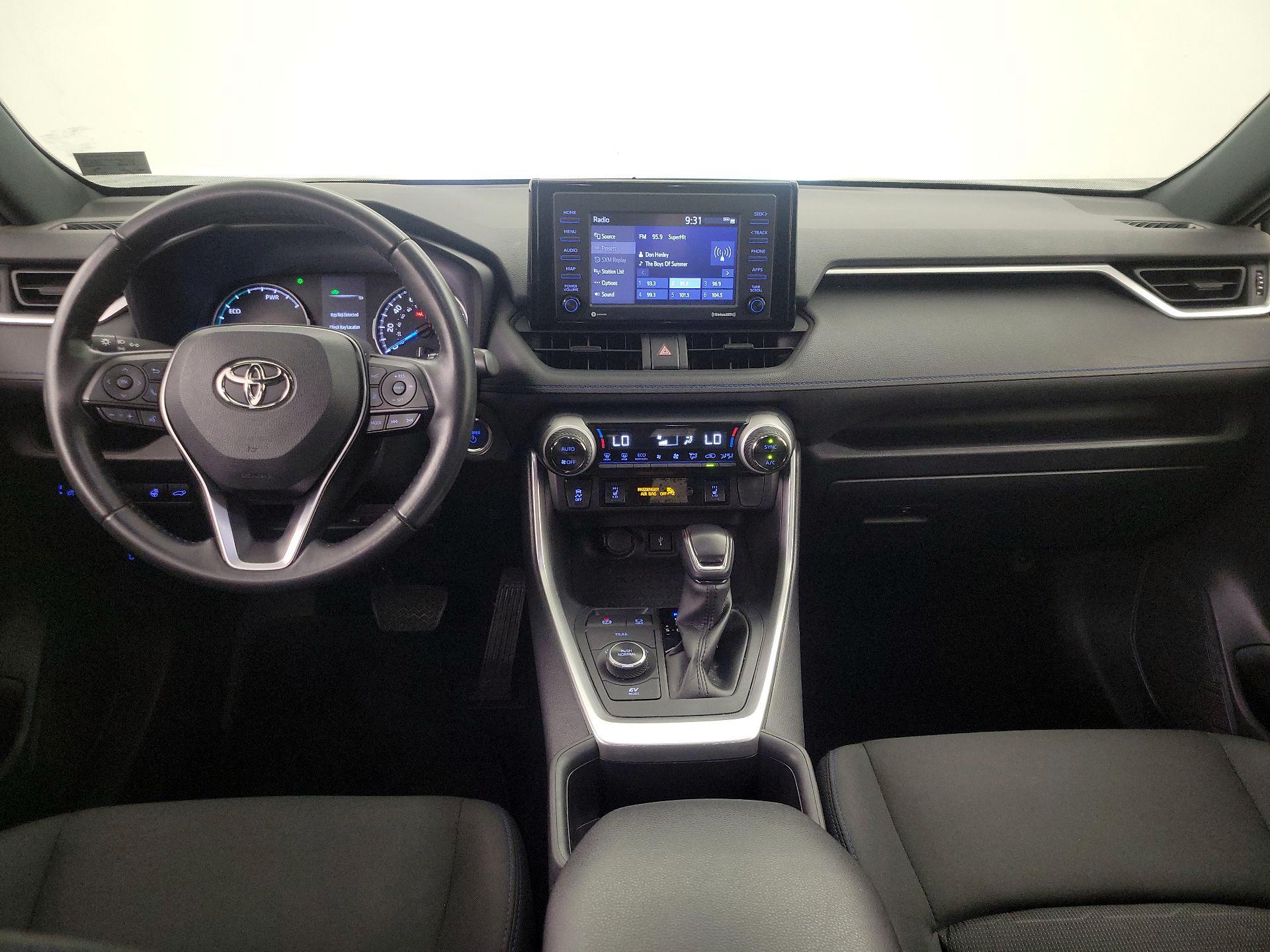 Thumbnail: 2022 Toyota RAV4 - 9