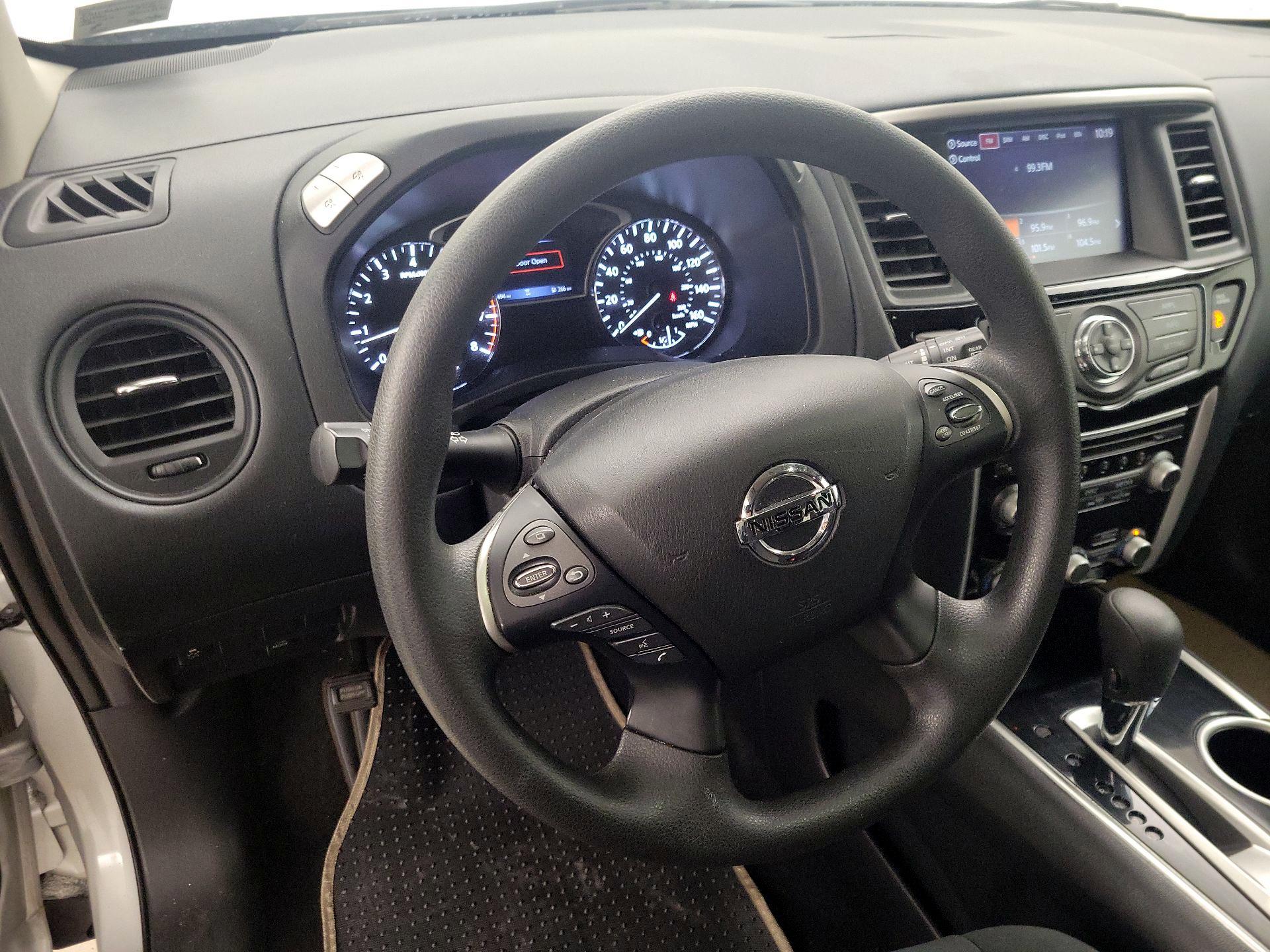 Thumbnail: 2020 Nissan Pathfinder - 10