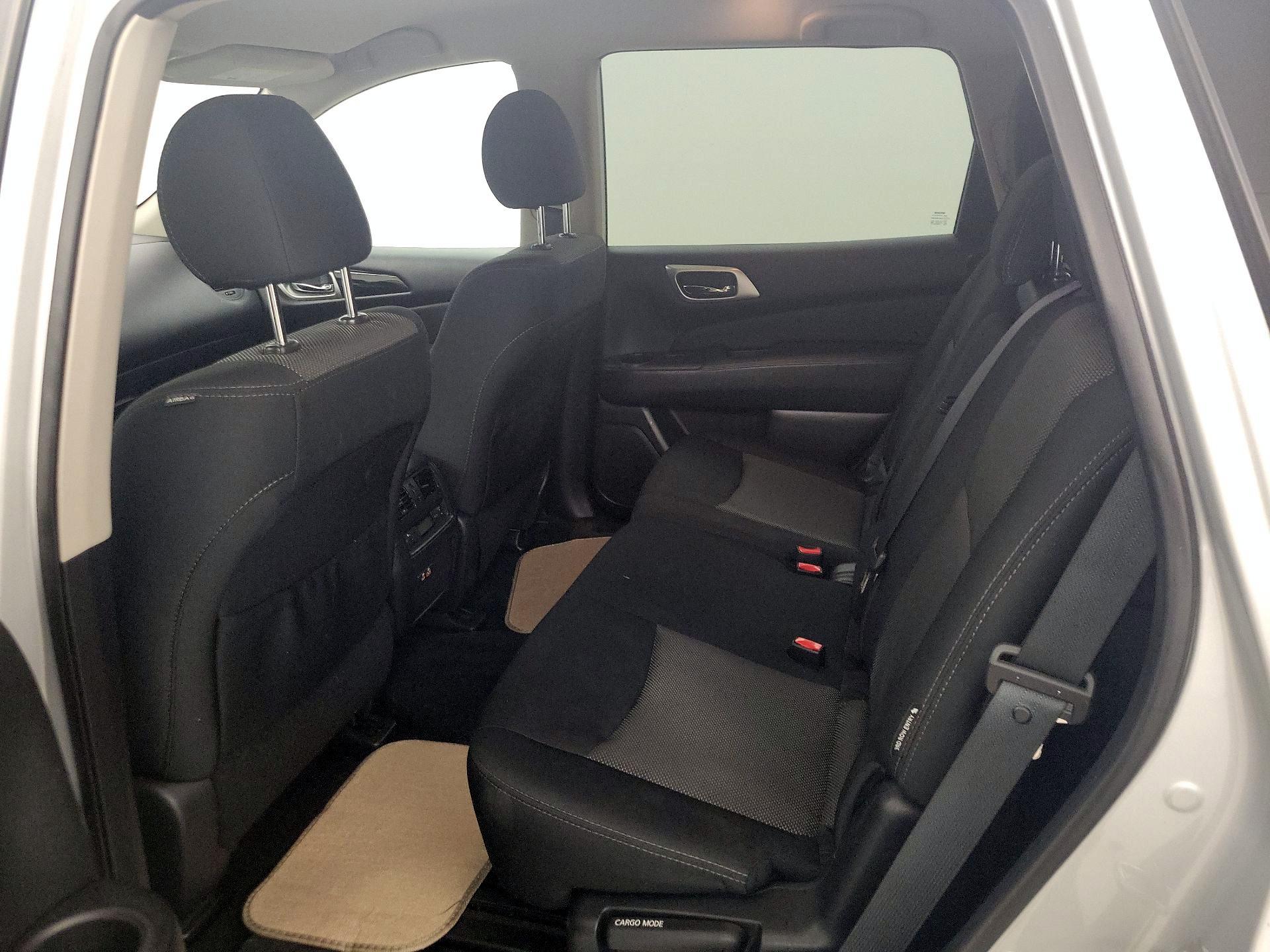 Thumbnail: 2020 Nissan Pathfinder - 19