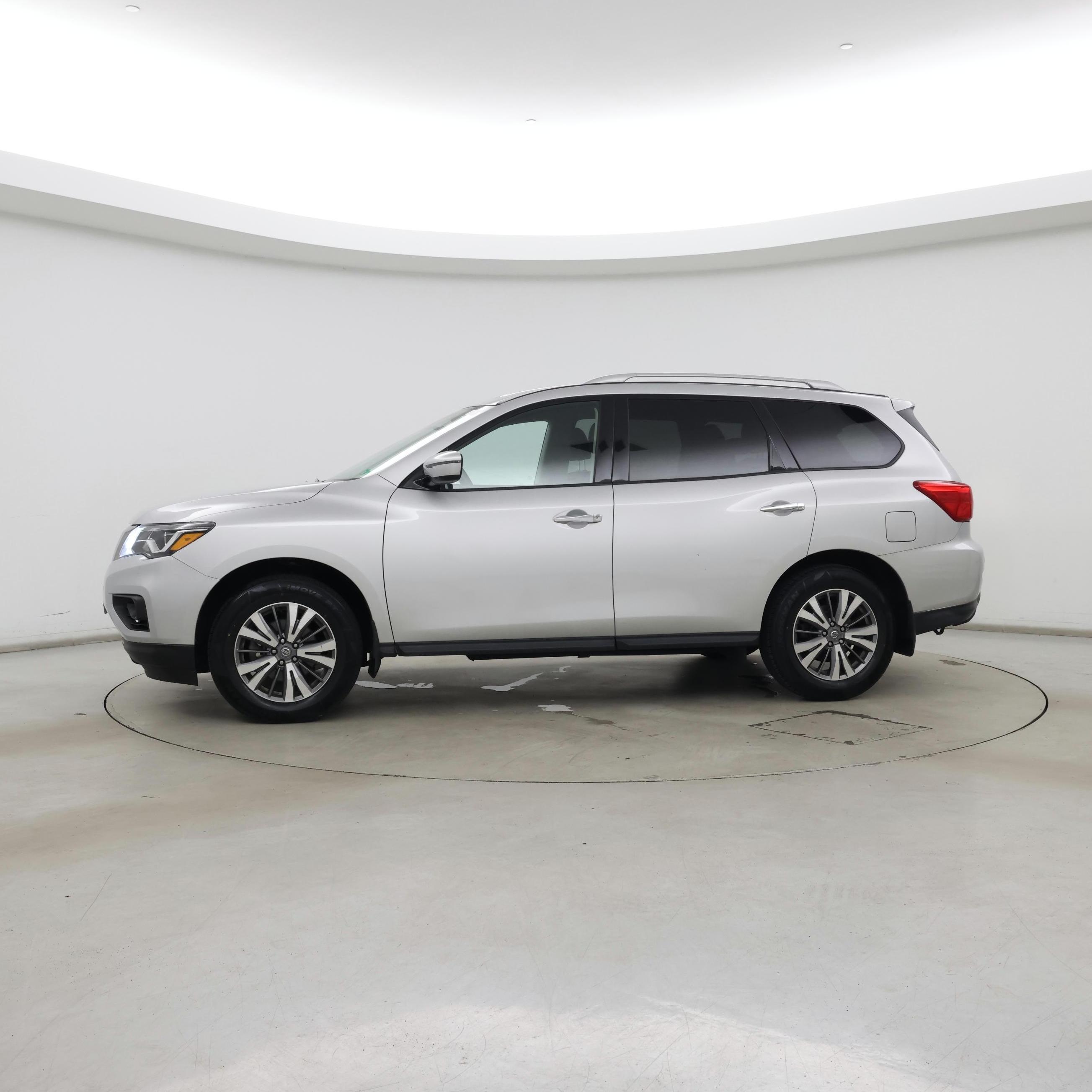 Thumbnail: 2020 Nissan Pathfinder - 3