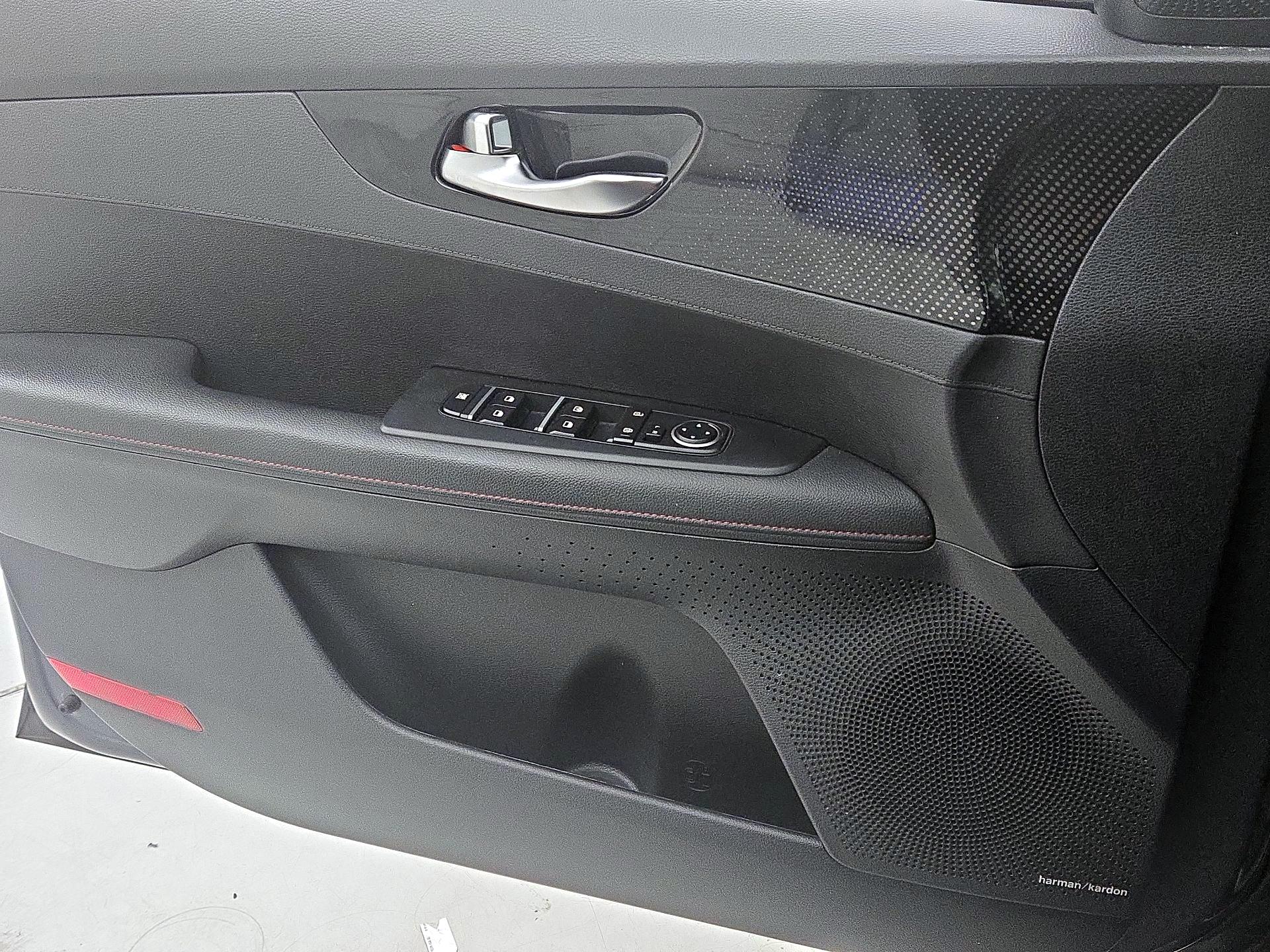 Thumbnail: 2023 Kia Forte - 12