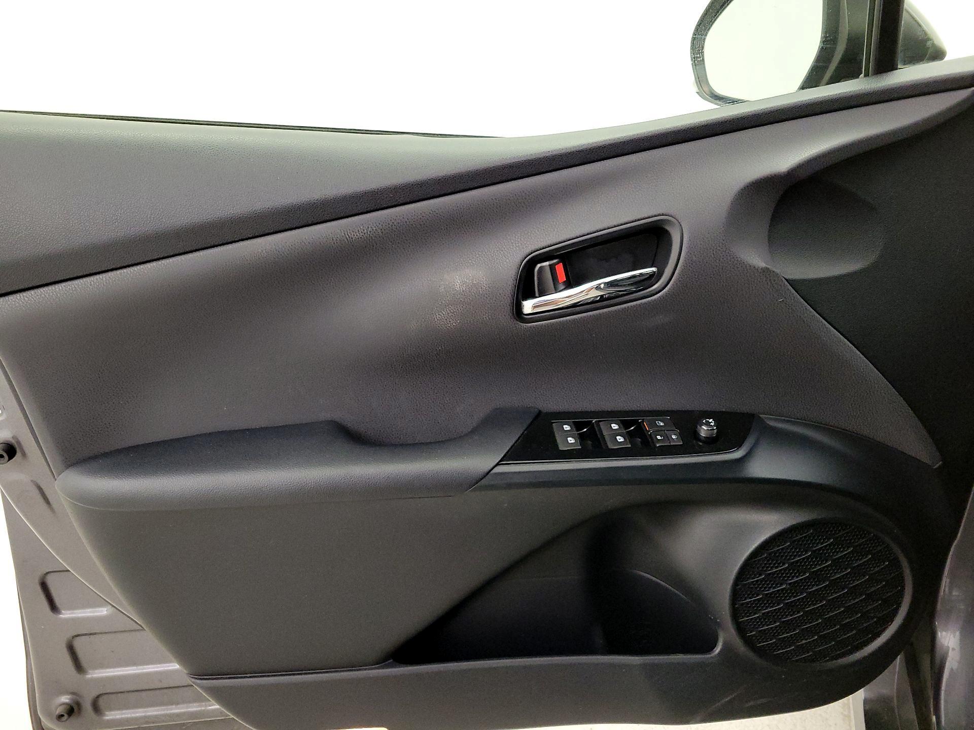 Thumbnail: 2016 Toyota Prius - 12