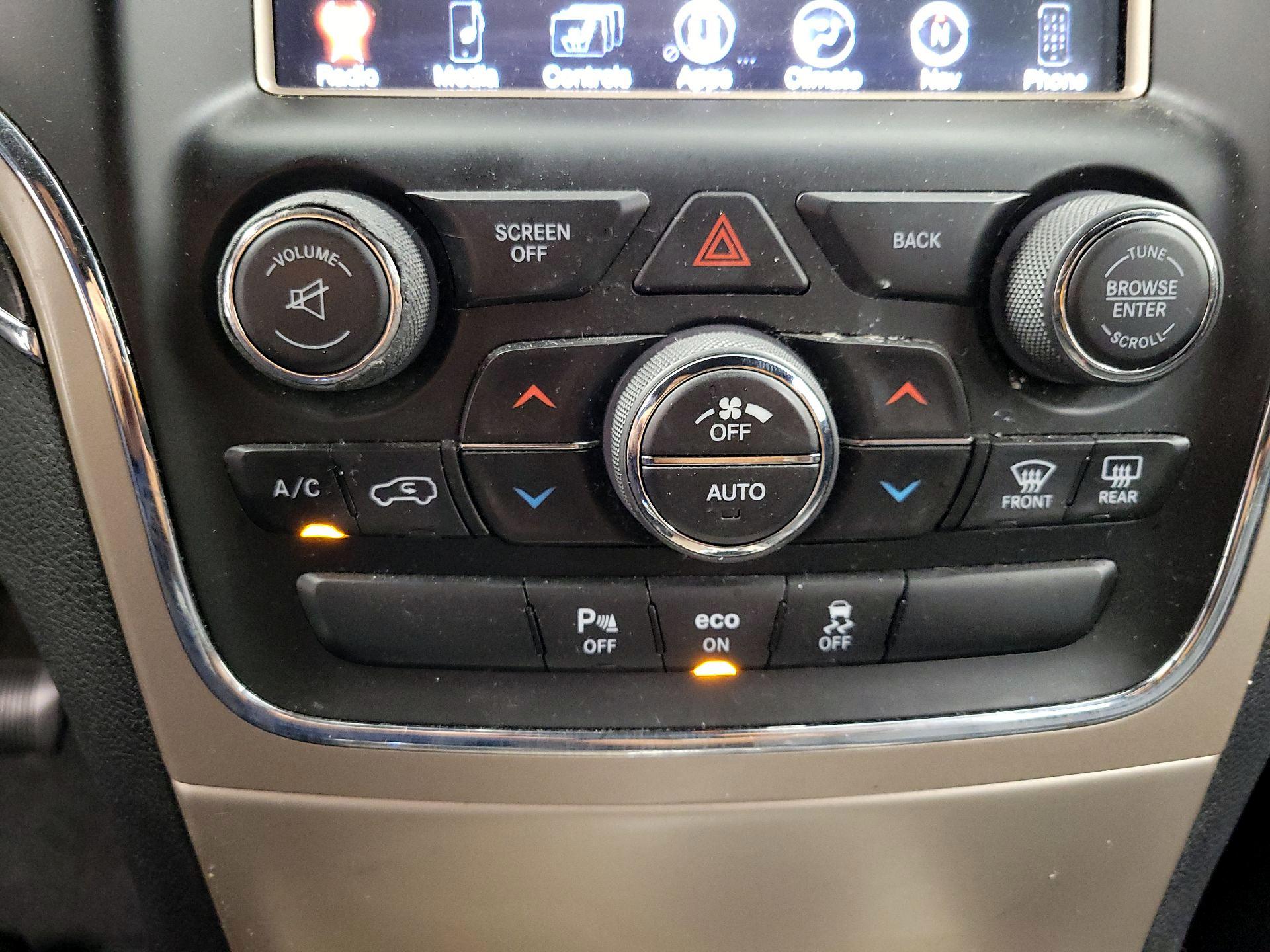 Thumbnail: 2014 Jeep Grand Cherokee - 17